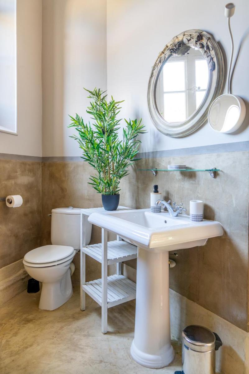 Ultimate Relaxation for Family or Group at Renowned Couvent des Ursulines, a Tranquil Escape in Historic Pézenas