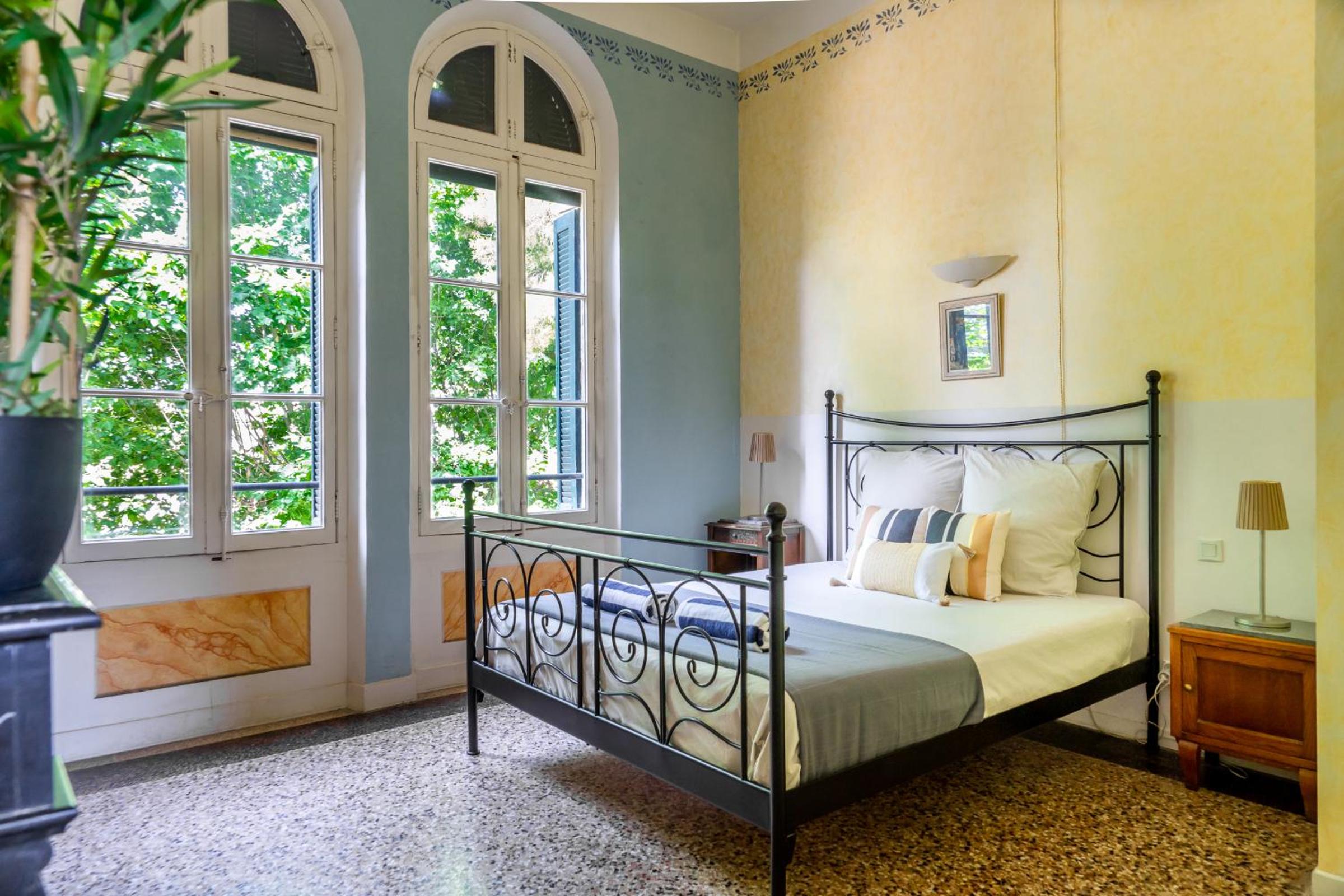 5 Family Apartments with Pool & Large Garden in Historic Pézenas Convent, photo 2