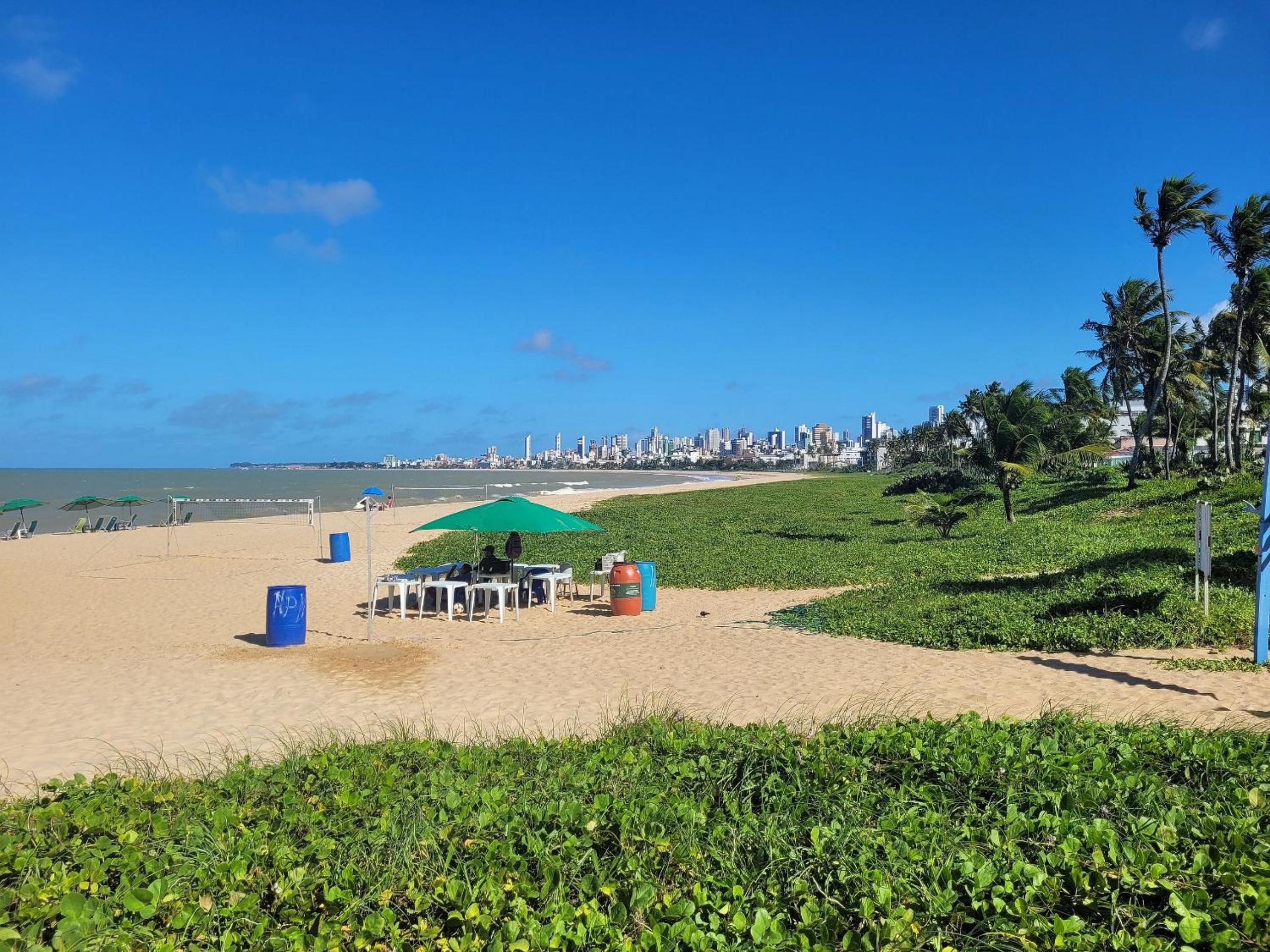 Comfortable flat in front of Bessa beach