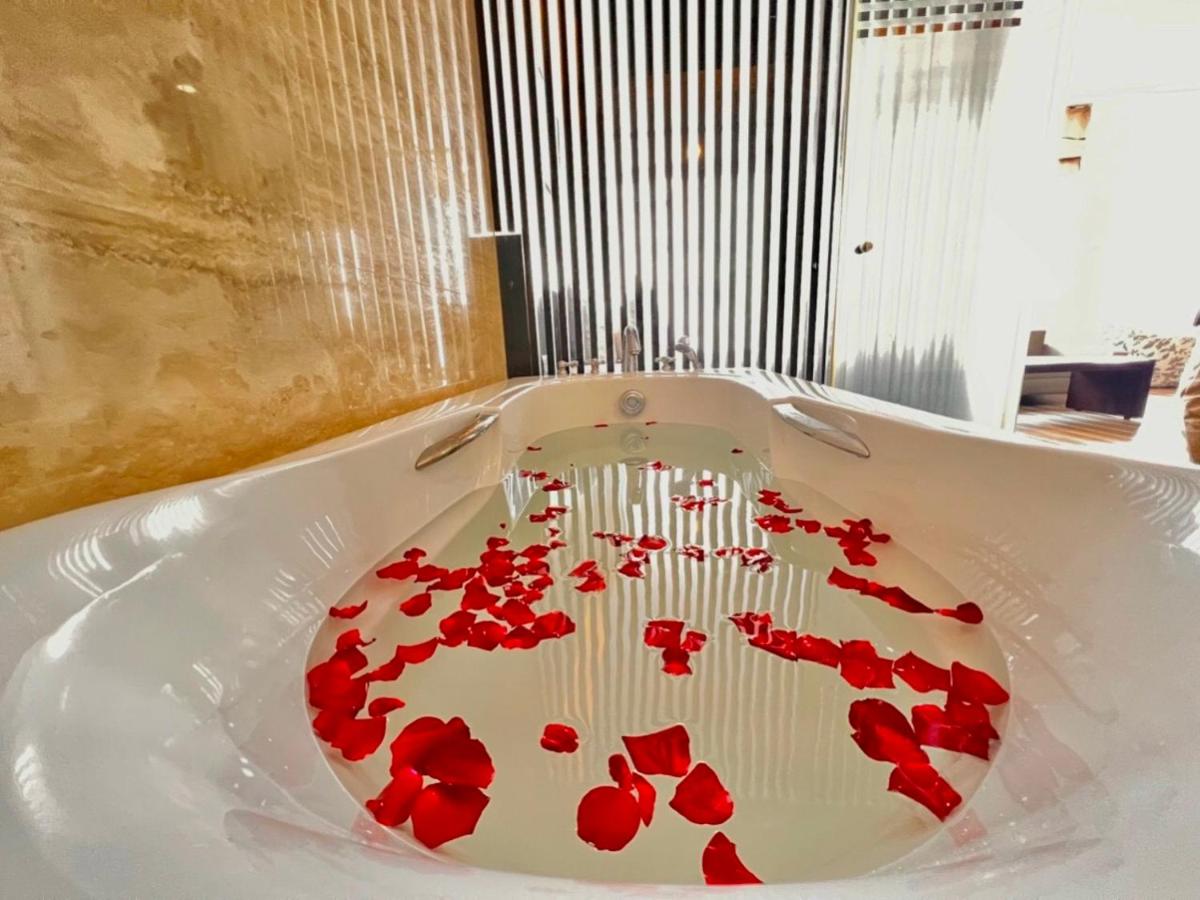 Jacuzzi