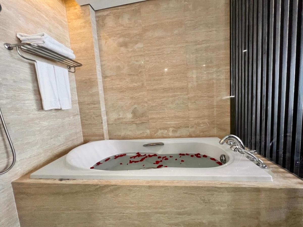 Jacuzzi