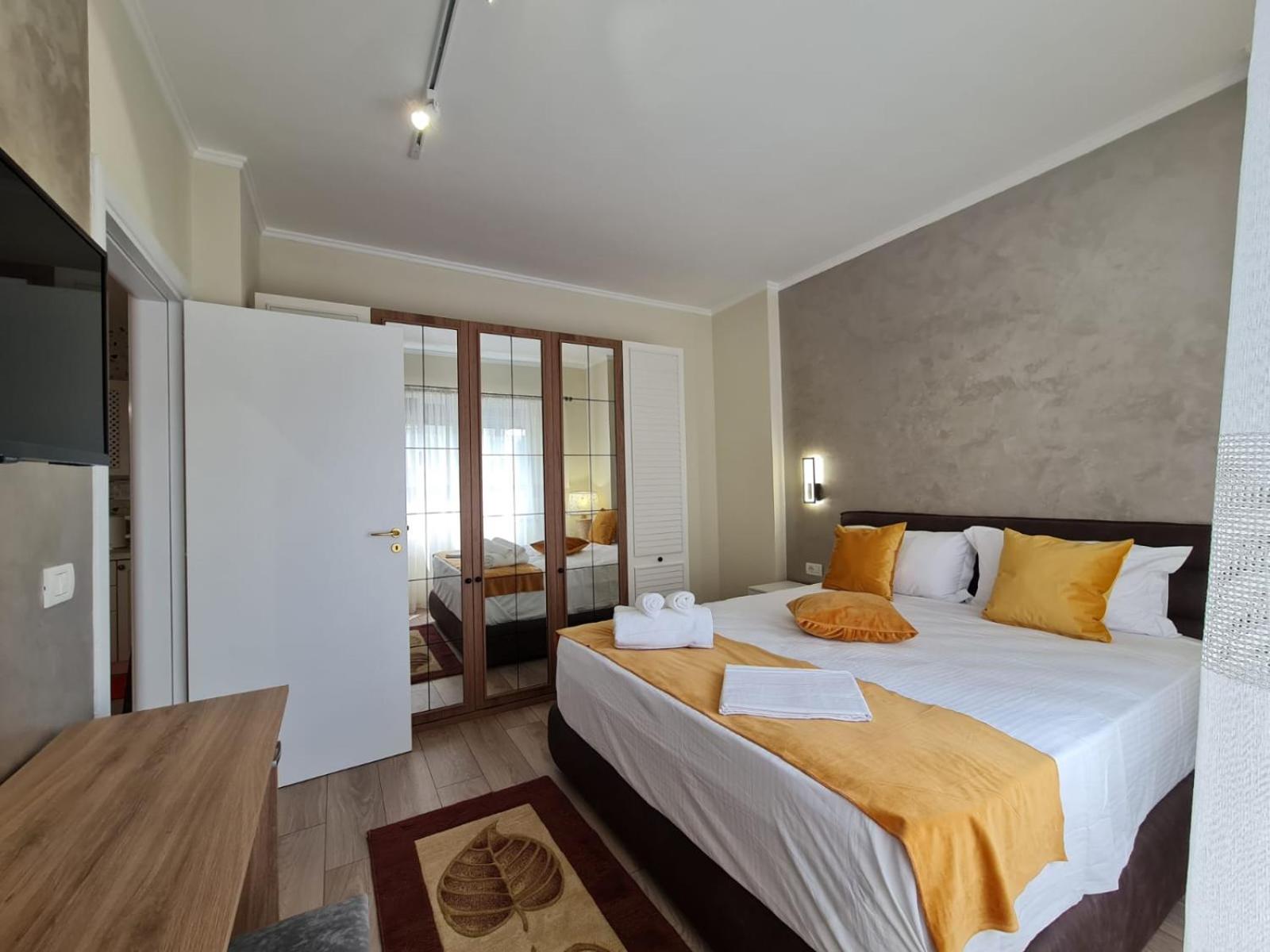 City Center Tirana luxury Orange Apartment 9A