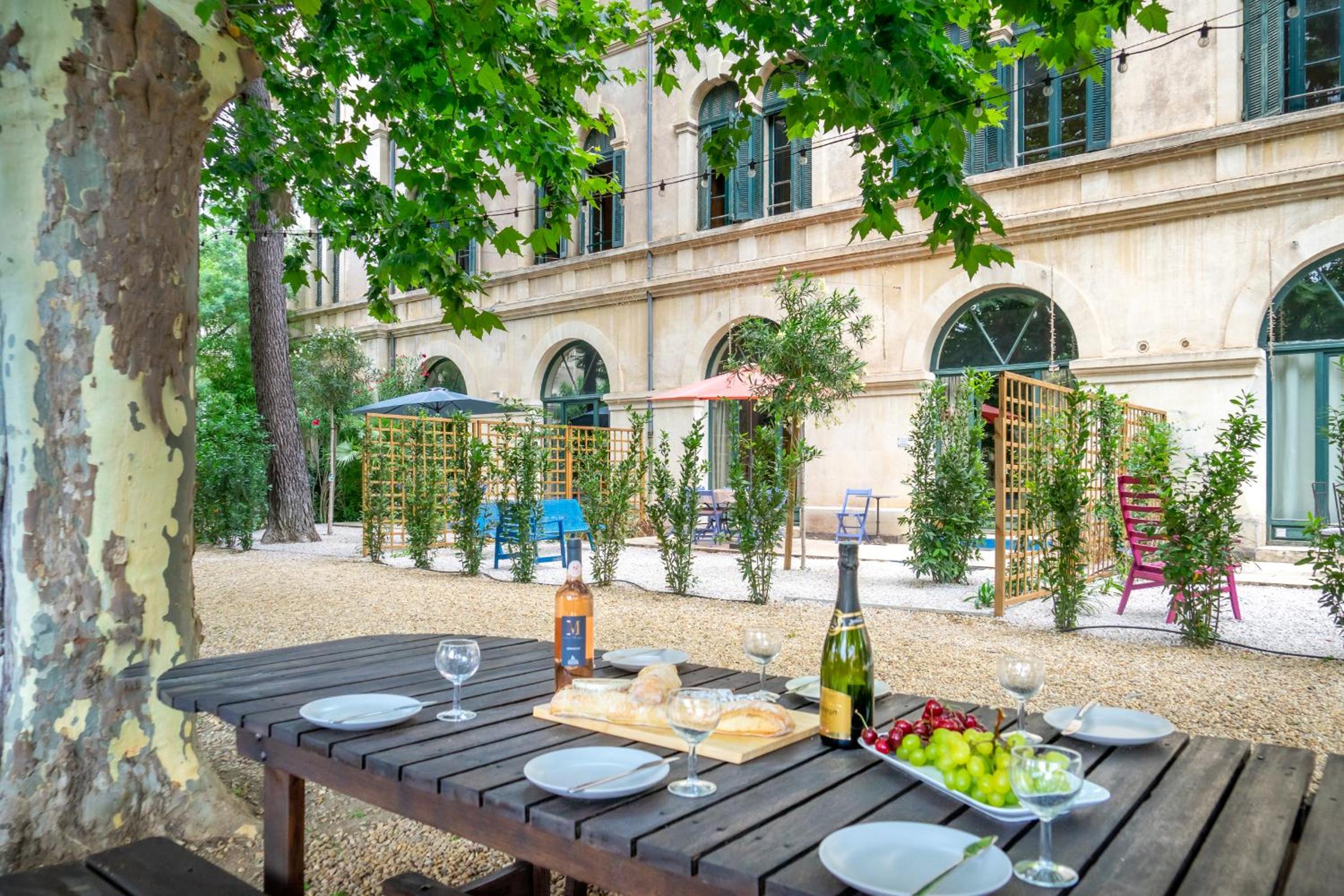 5 Family Apartments with Pool & Large Garden in Historic Pézenas Convent, photo 10