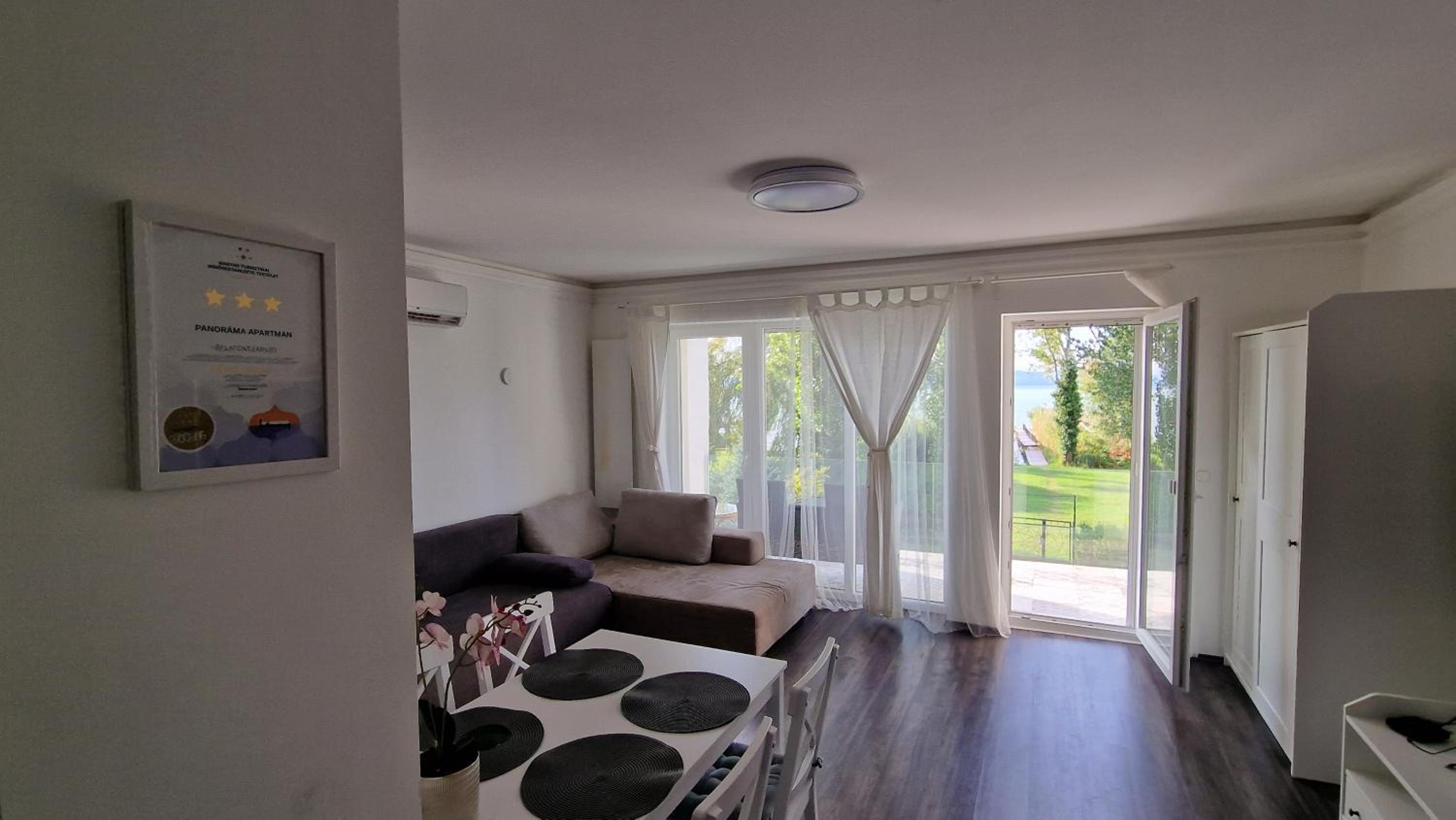Vízparti Apartman