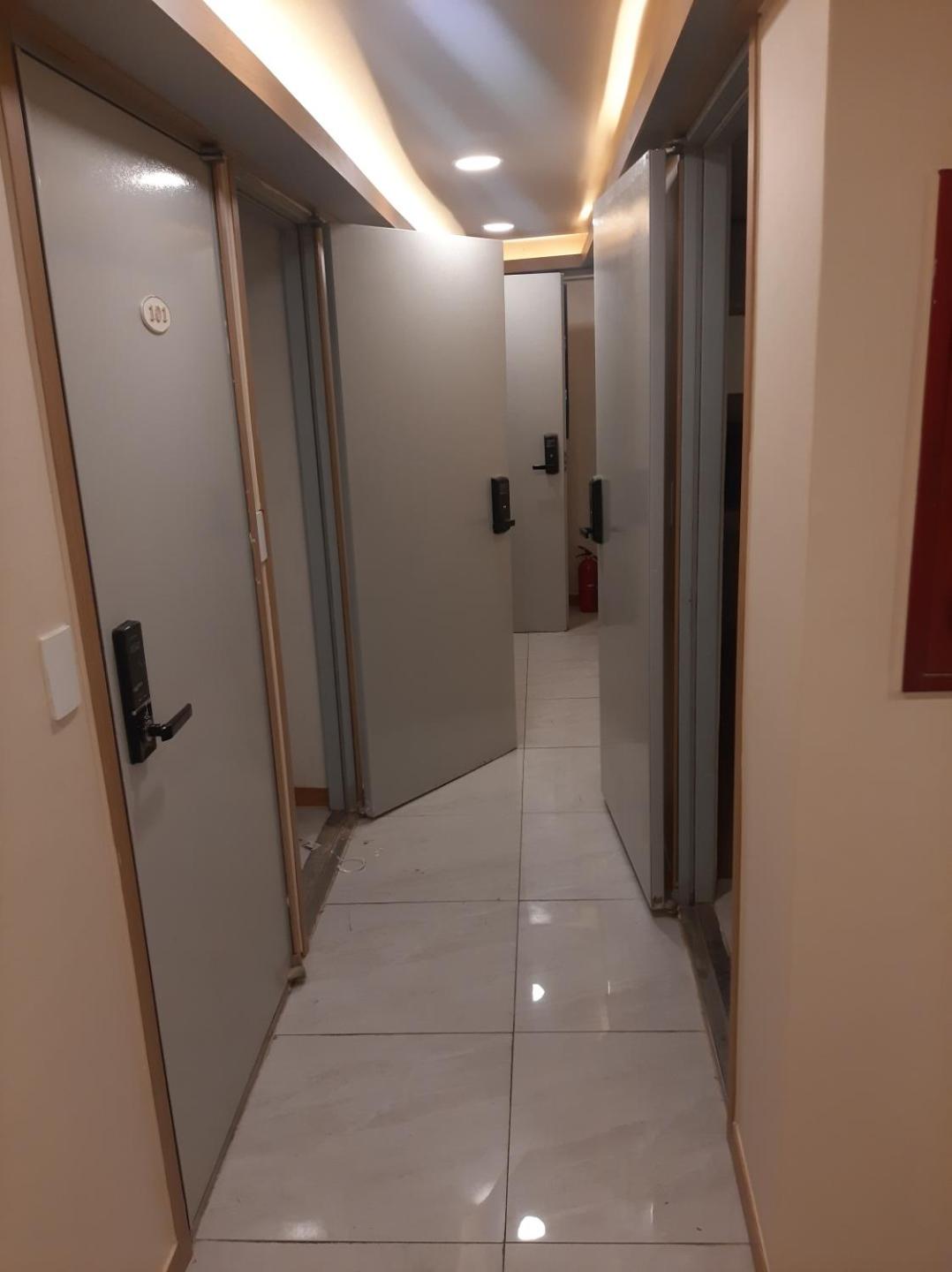 ELO Hostel