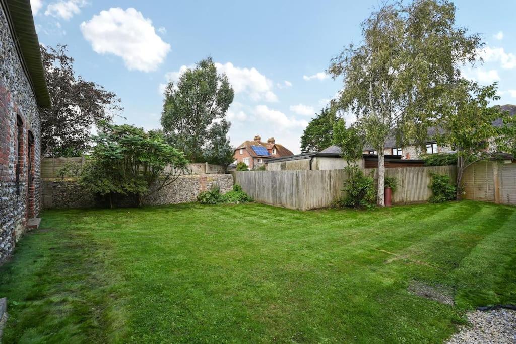 Garden Flat, Walnut Tree House view 4