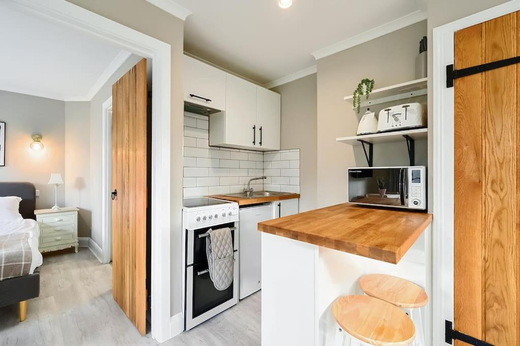 Garden Flat, Walnut Tree House view 5