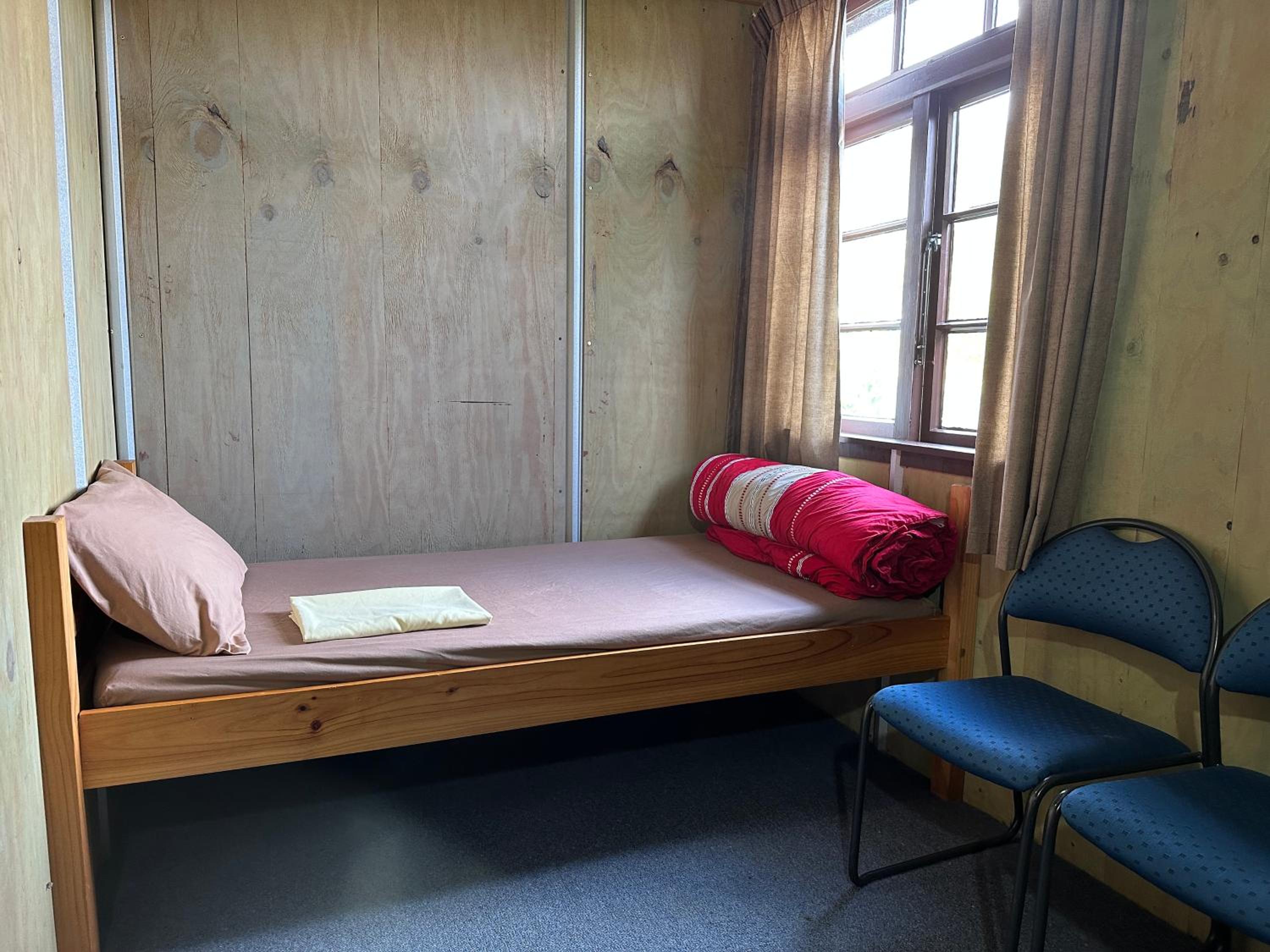 The Crossing Lodge & Backpackers