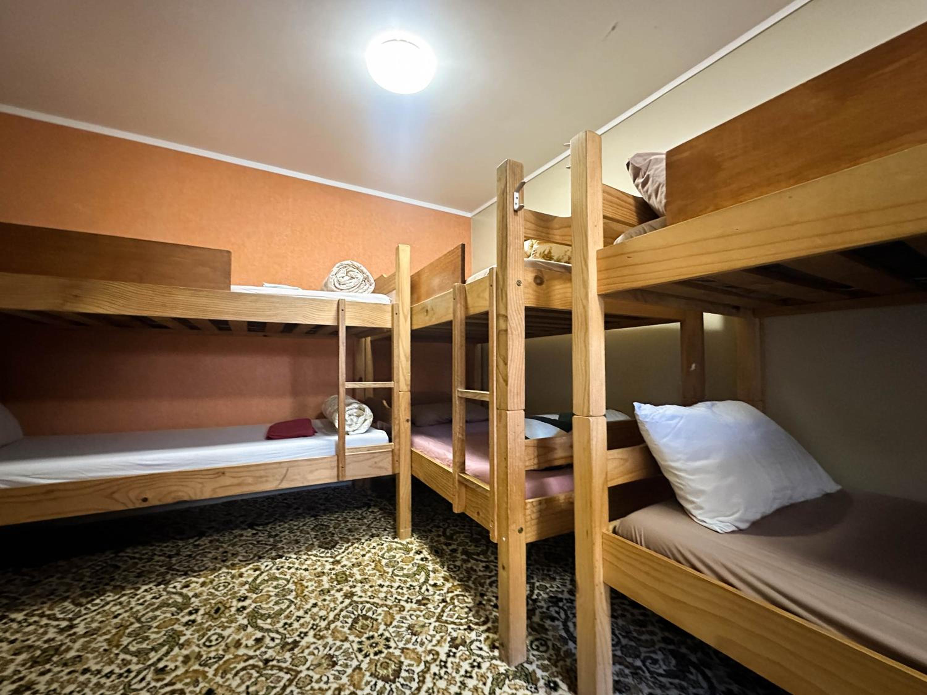 The Crossing Lodge & Backpackers