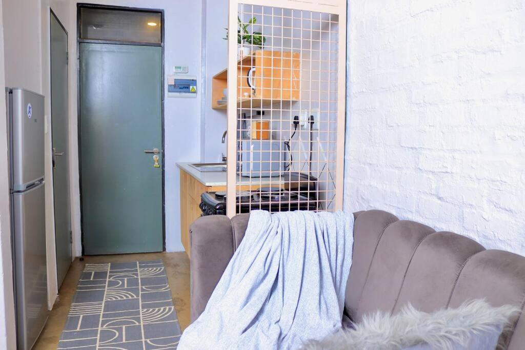 Artsy Apartment @41Nine