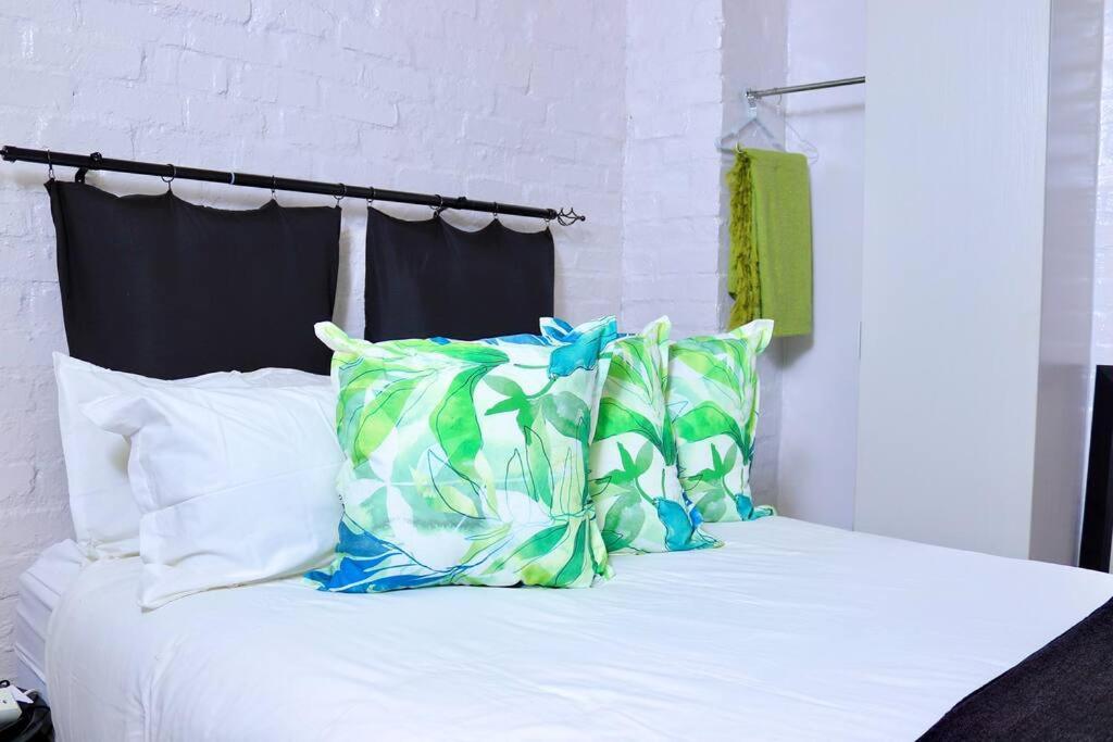 Artsy Apartment @41Nine