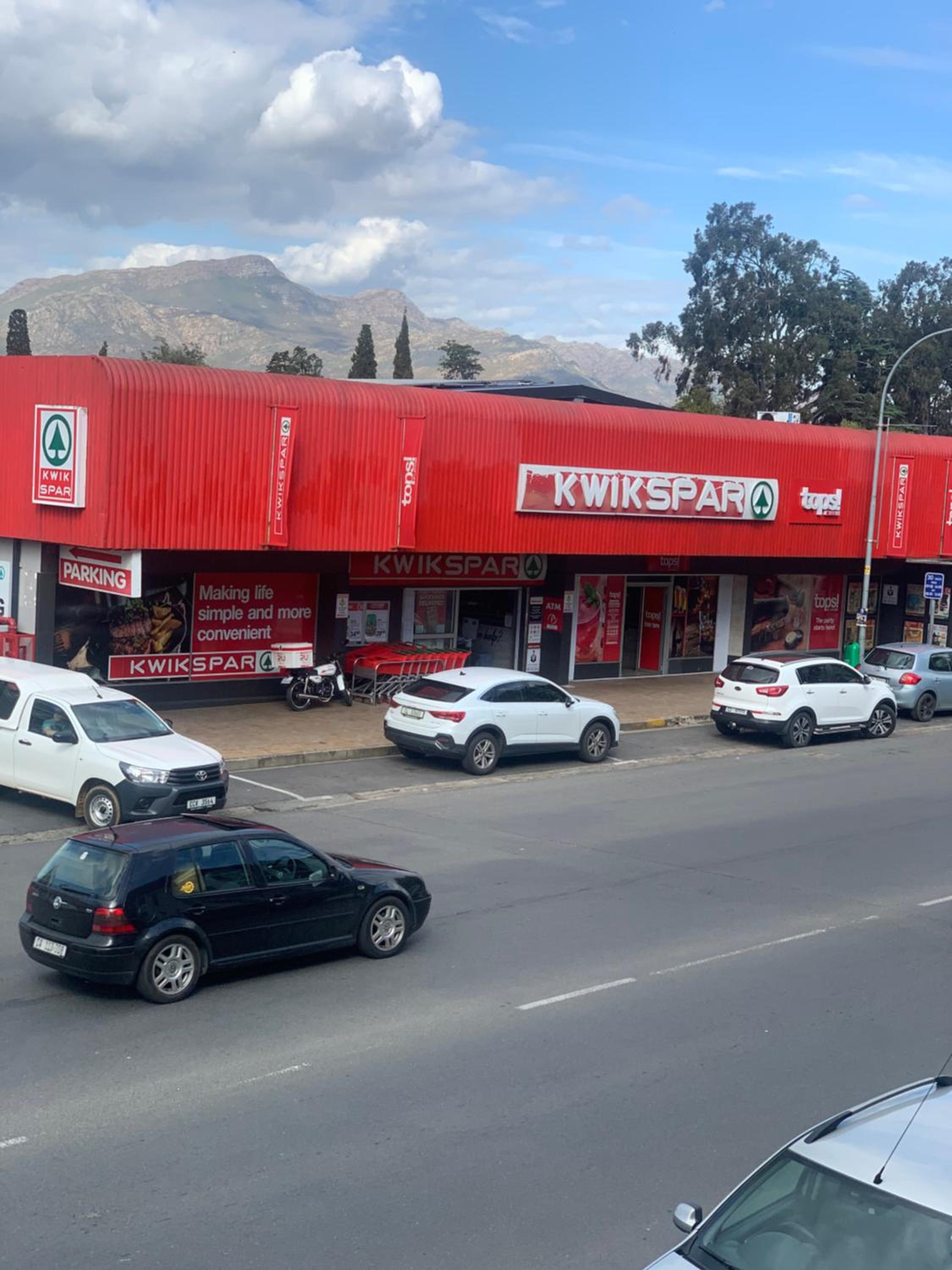 The Skinny Expat - Paarl - Self Catering Apartment view 3