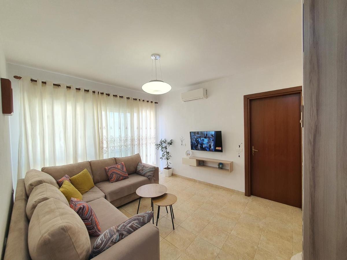 Cozy 1 Bedroom apartment near parks, cafes & restaurants photo 1