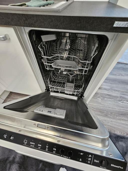 Vienna Vacations - Affordable Suite in Vienna's Hotpoint - Property Image 19