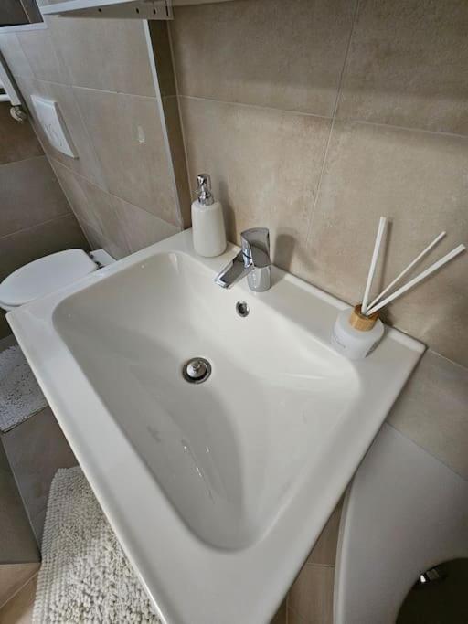 Vienna Vacations - Affordable Suite in Vienna's Hotpoint - Property Image 10