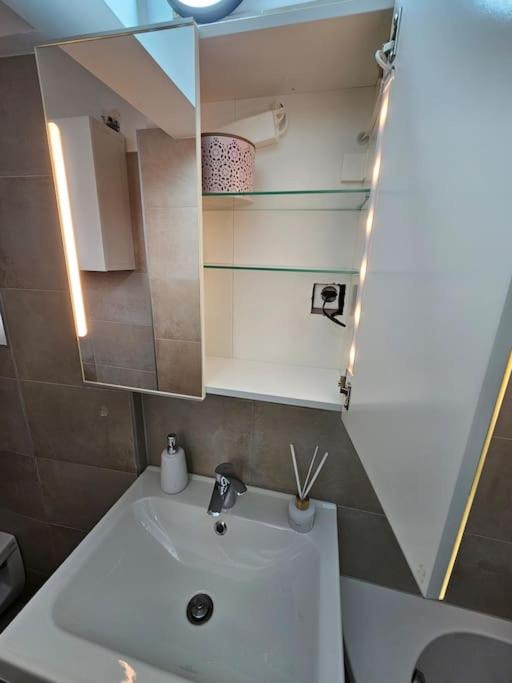 Vienna Vacations - Affordable Suite in Vienna's Hotpoint - Property Image 15
