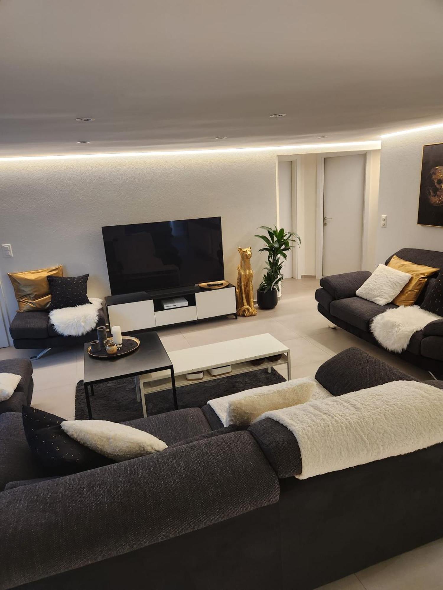 Appartement moderne avec terrasse et piscine à Châtel sur Bex