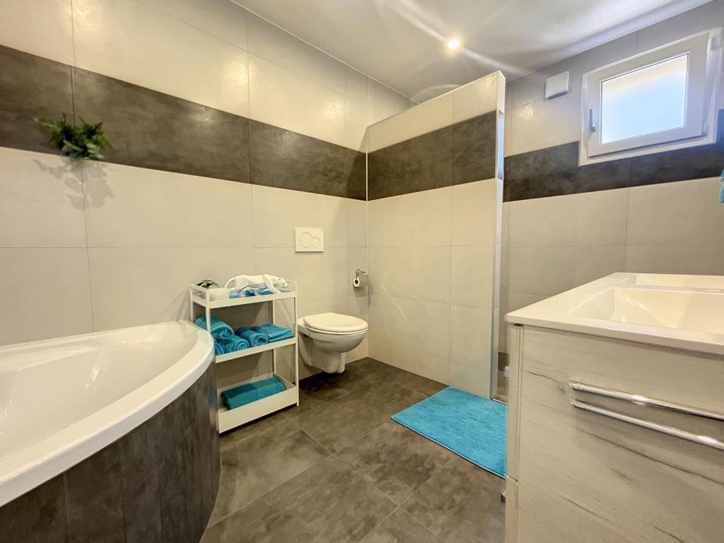 Appartement moderne avec terrasse et piscine à Châtel sur Bex