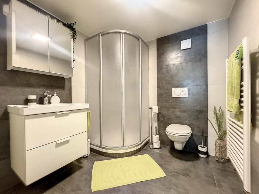 Appartement moderne avec terrasse et piscine à Châtel sur Bex