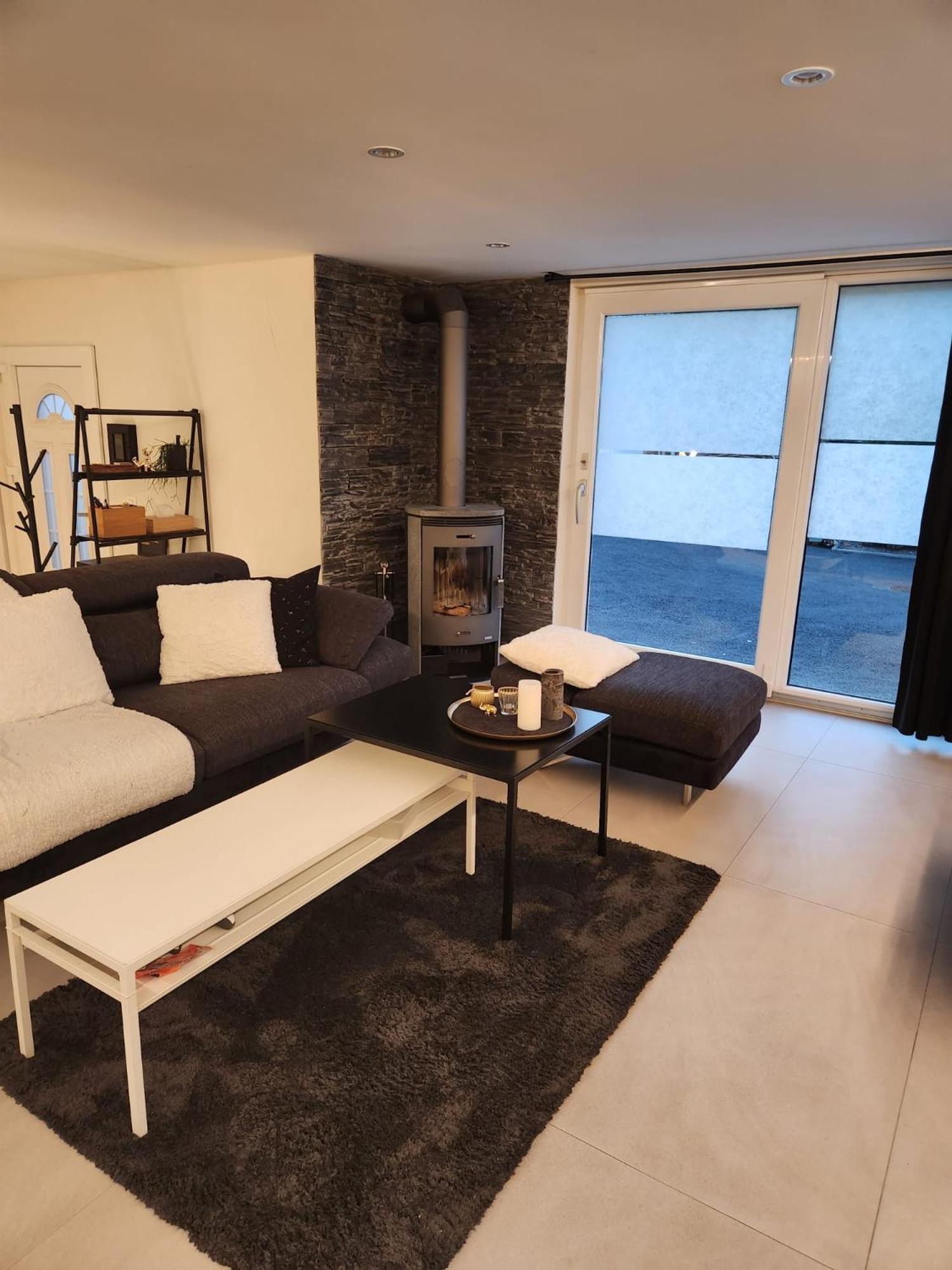 Appartement moderne avec terrasse et piscine à Châtel sur Bex
