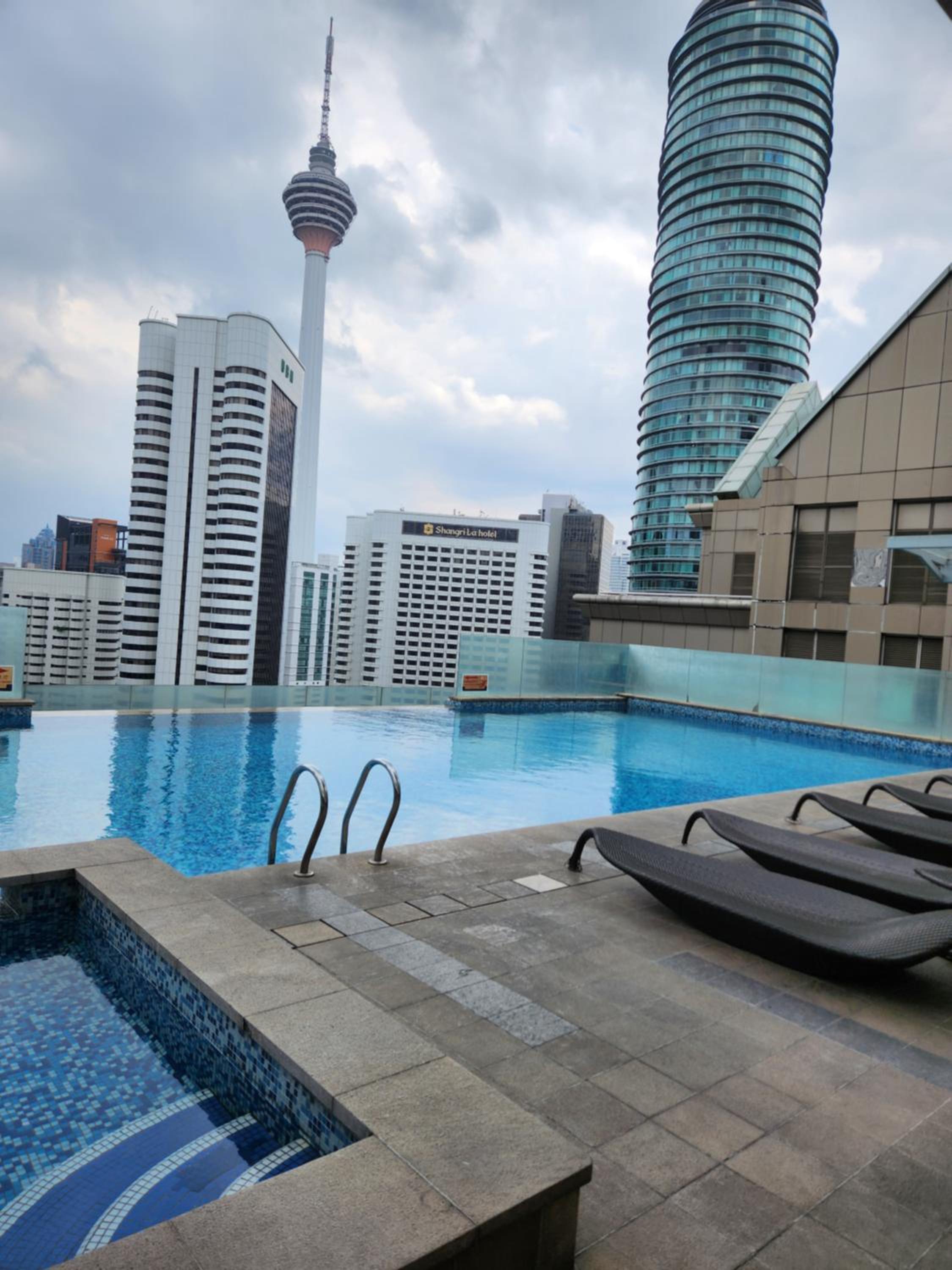 163 STUDIO walking distance to Petronas Twin Tower KLCC by Zen Glo