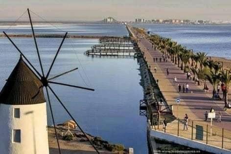 La Isla habitacion independiente con baño privado y jardín