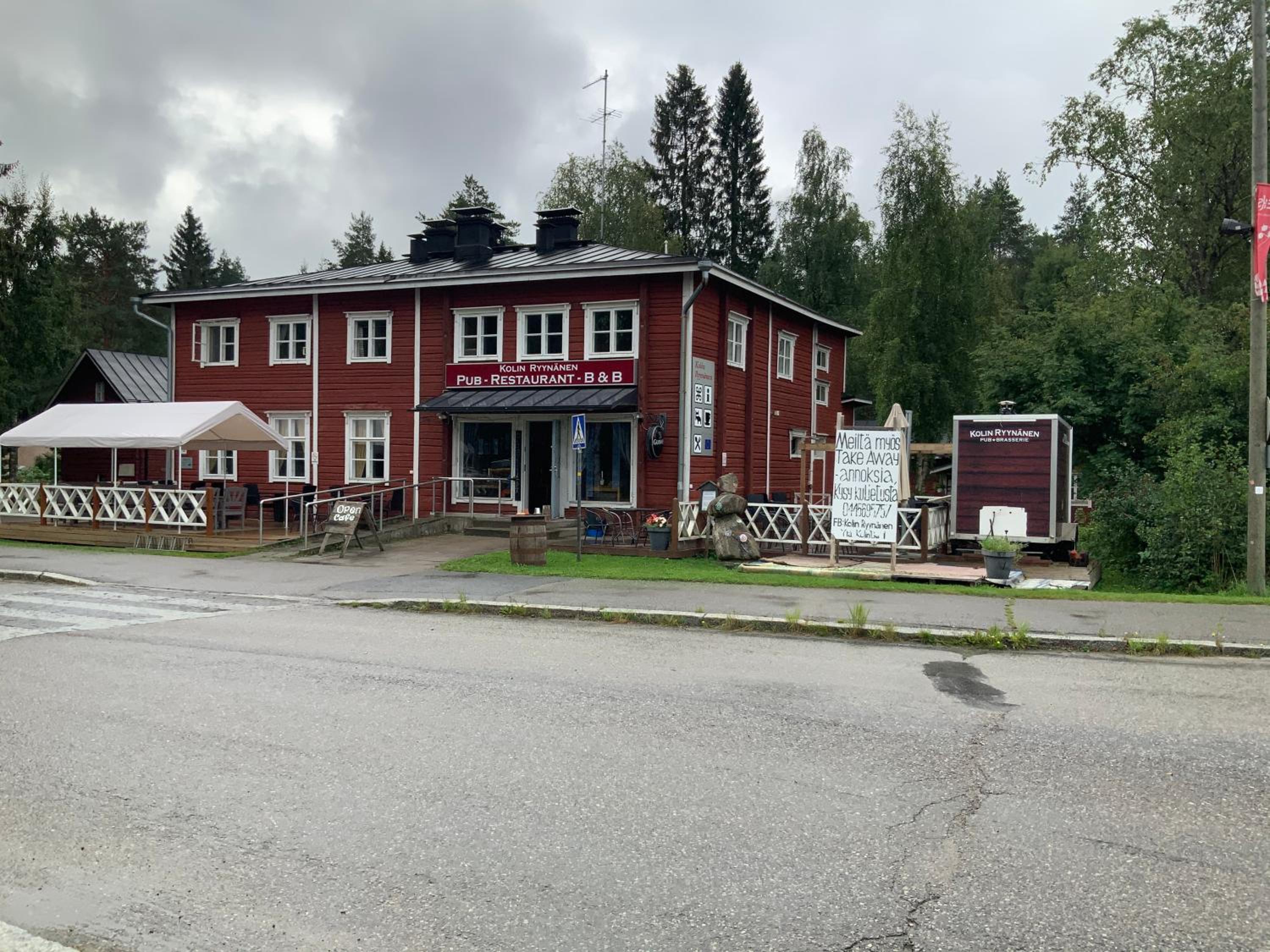 Saunaharju 5 järven rannalla