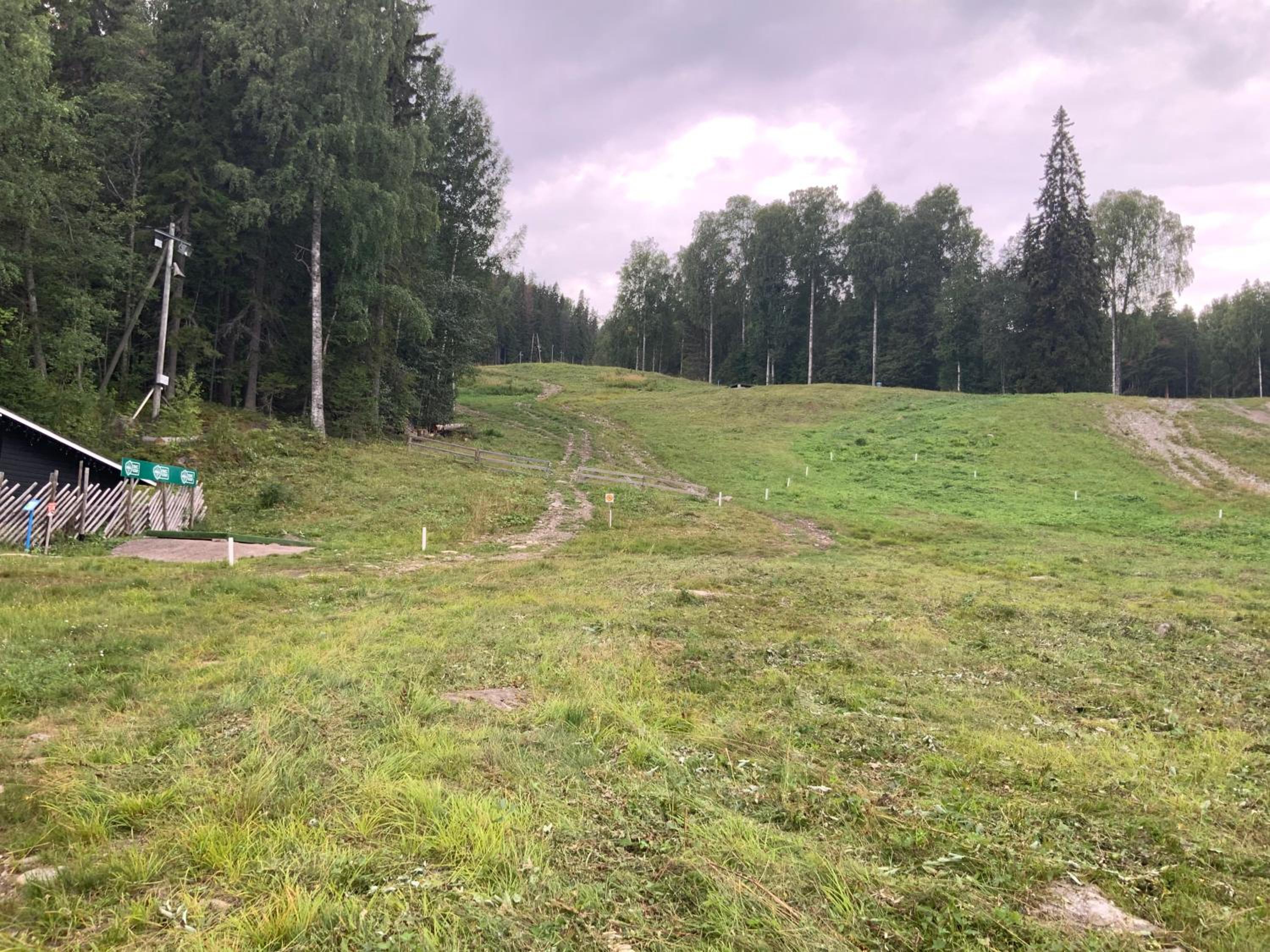 Saunaharju 5 järven rannalla