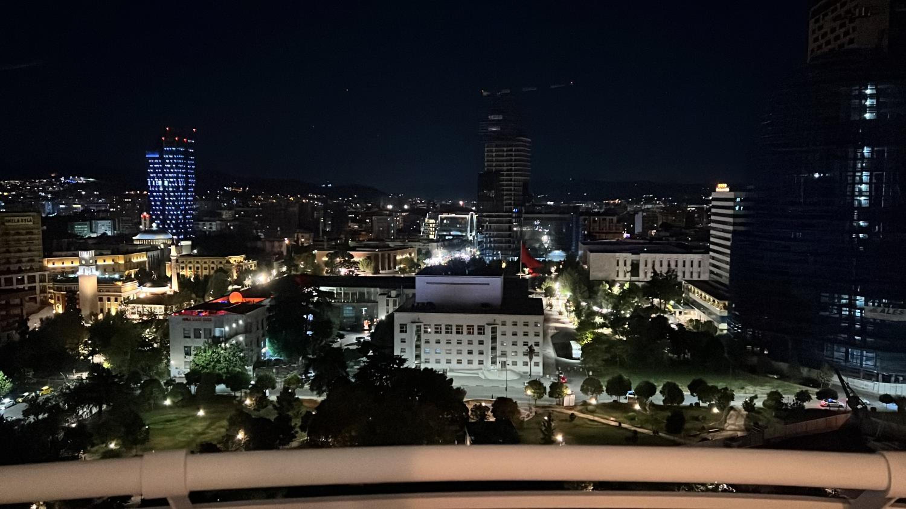 Tirana My Roots - NETI Museum Apartment Breathtaking View
