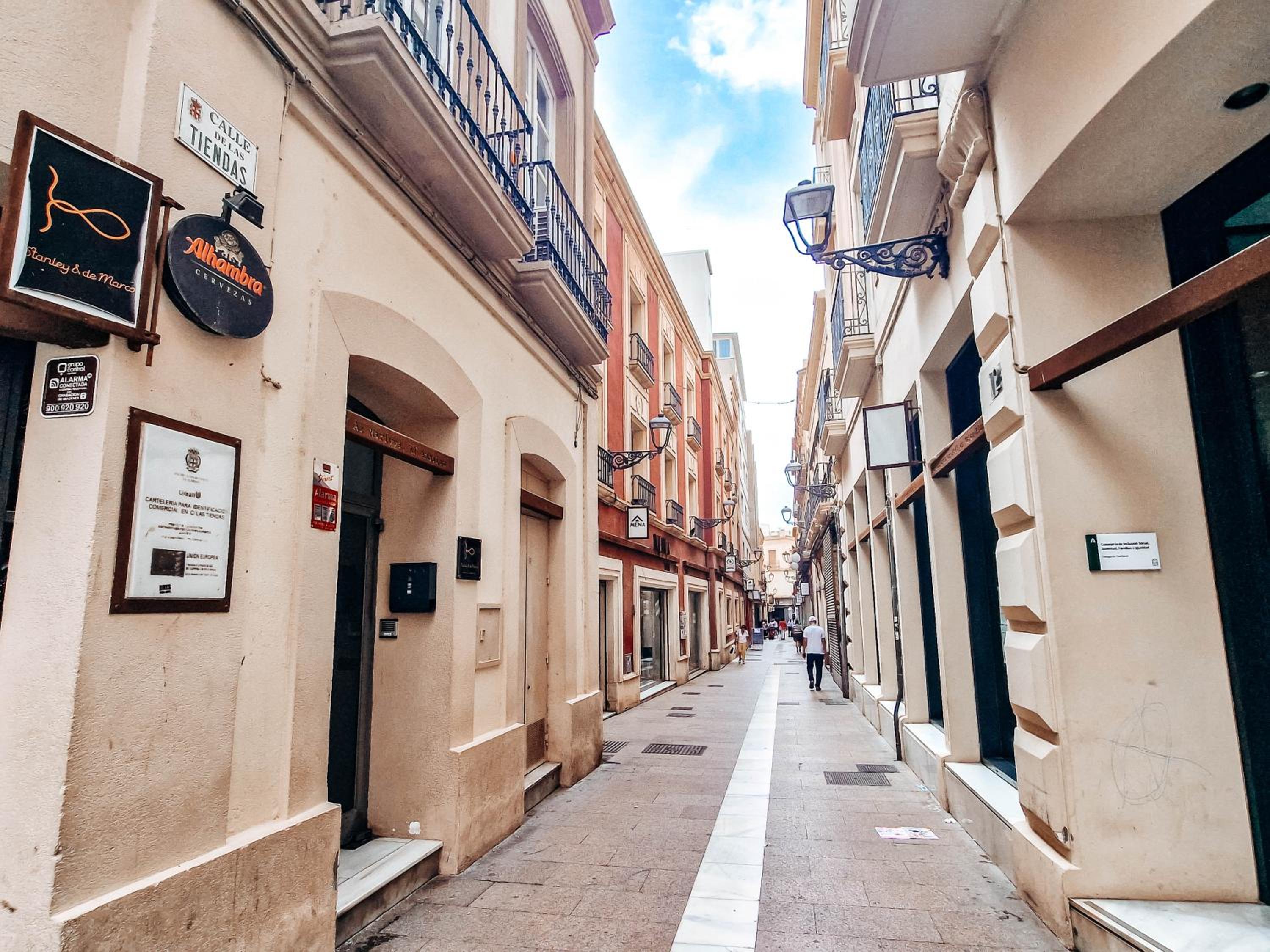 Apartamento TIENDAS 8