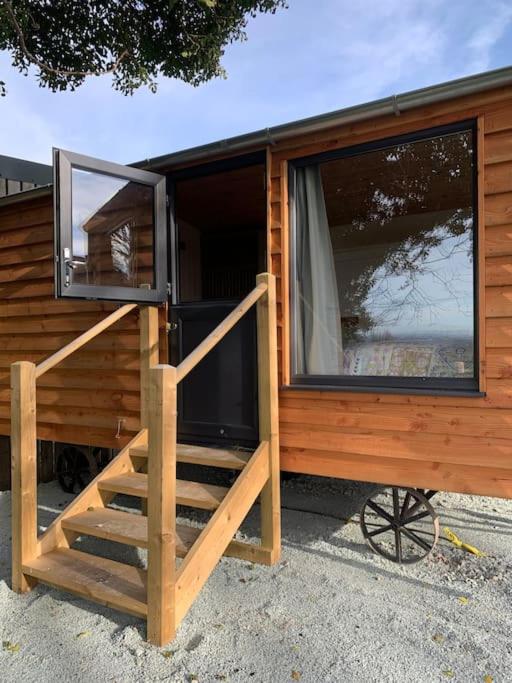 Cosy Shepherd's Hut near Shrewsbury view 4