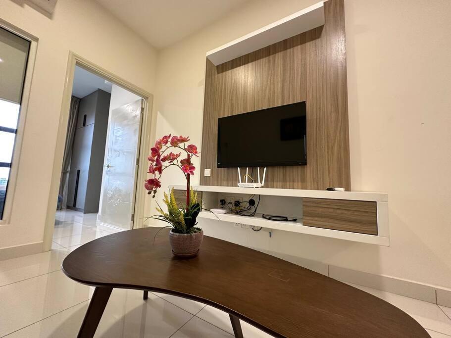 Arte PetFriendly 6Pax NetflixYTB