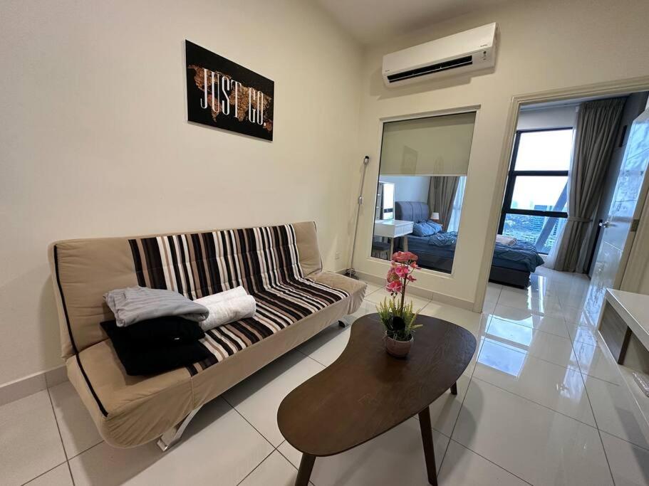 Arte PetFriendly 6Pax NetflixYTB