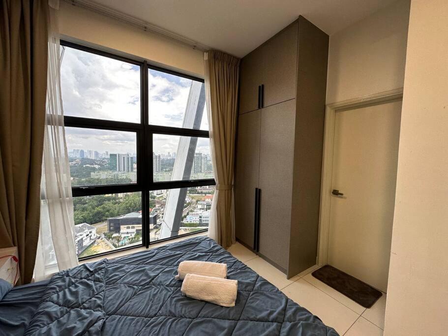 Arte PetFriendly 6Pax NetflixYTB