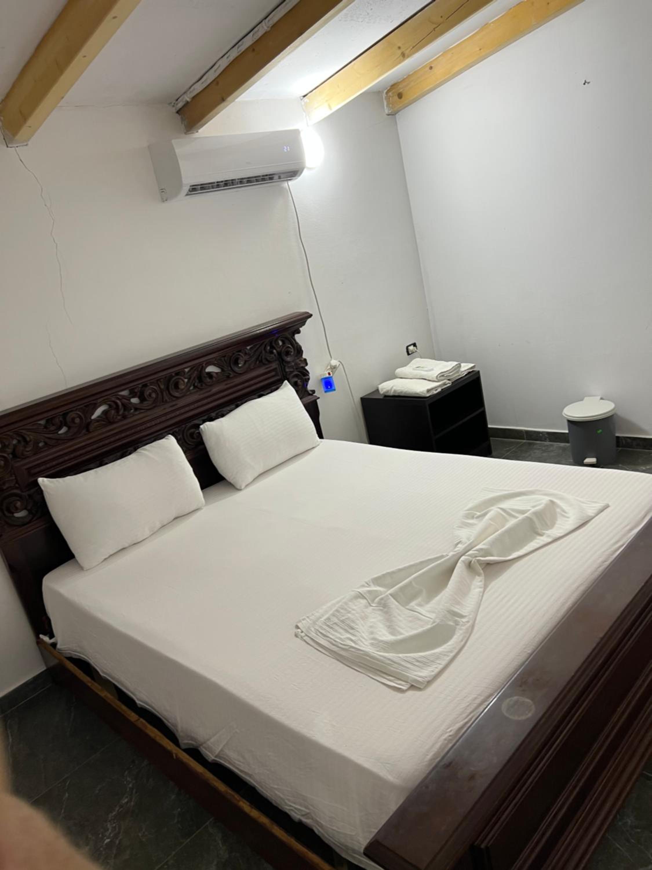 Windmill Shkodra Gesthouse Camping & Grill
