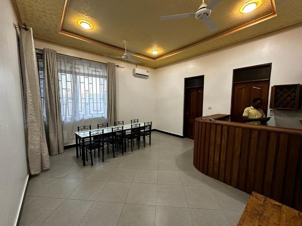 Revada Lodge Airport