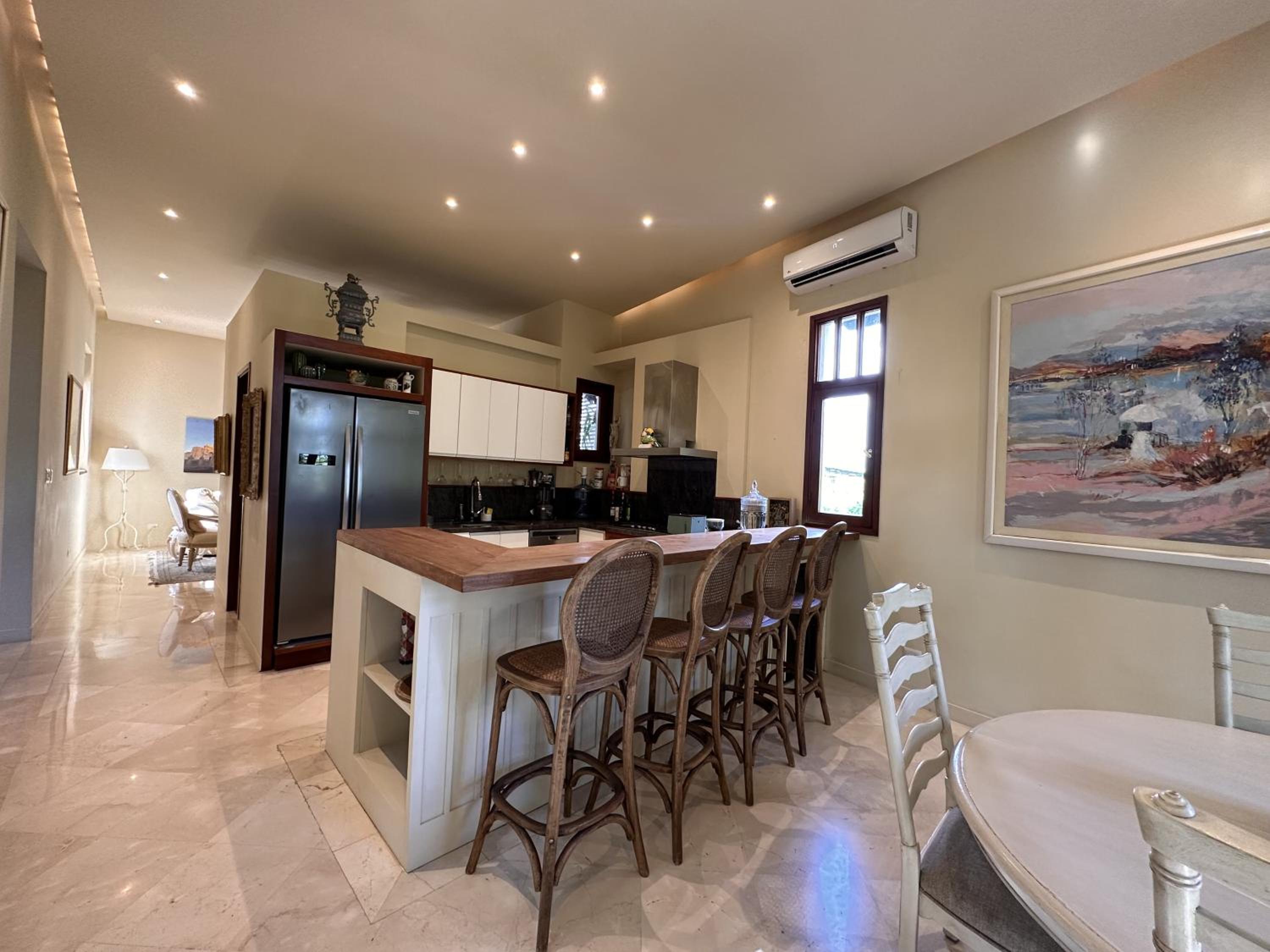 Unique two-level penthouse in the historical area