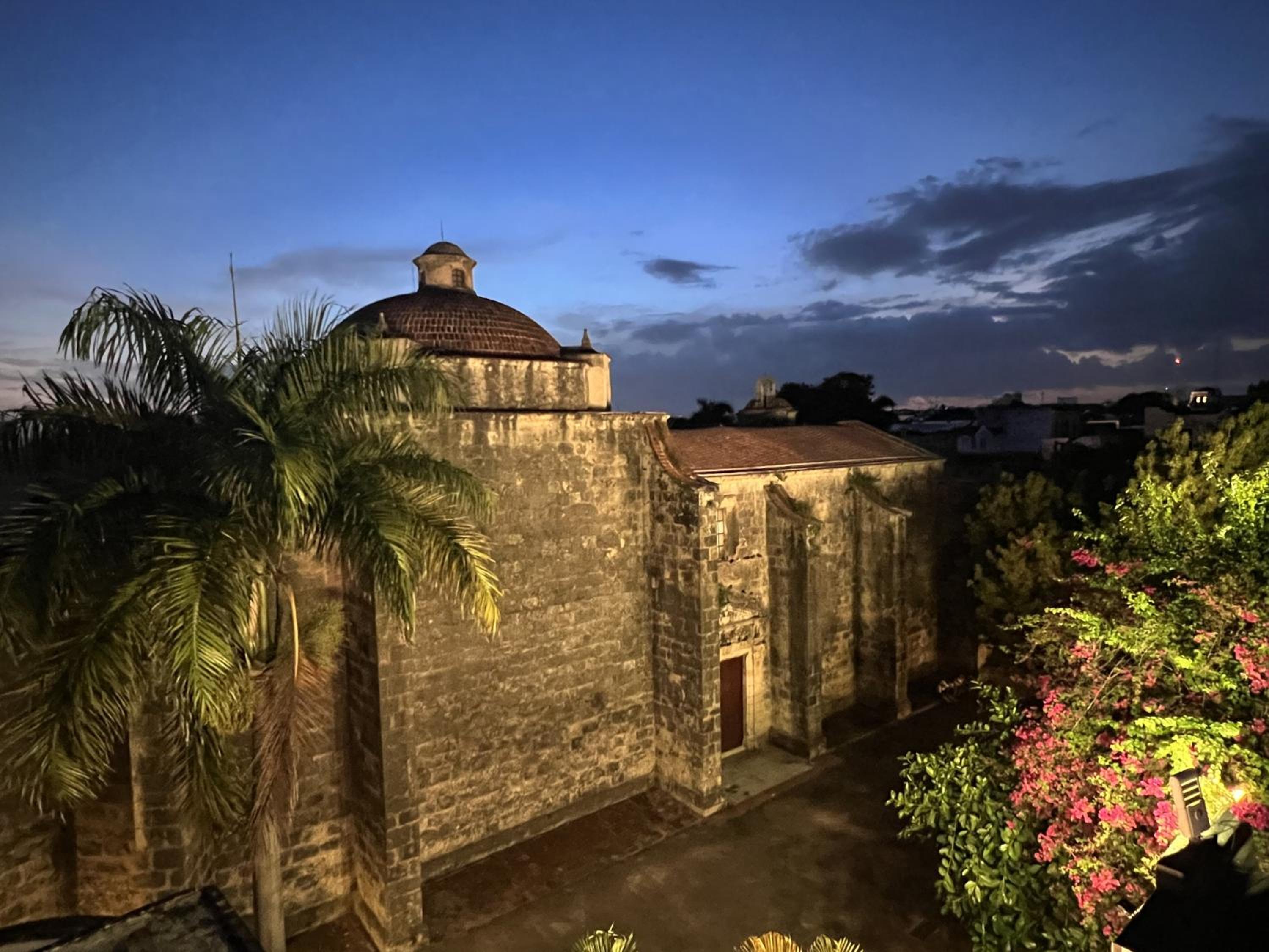 Unique two-level penthouse in the historical area