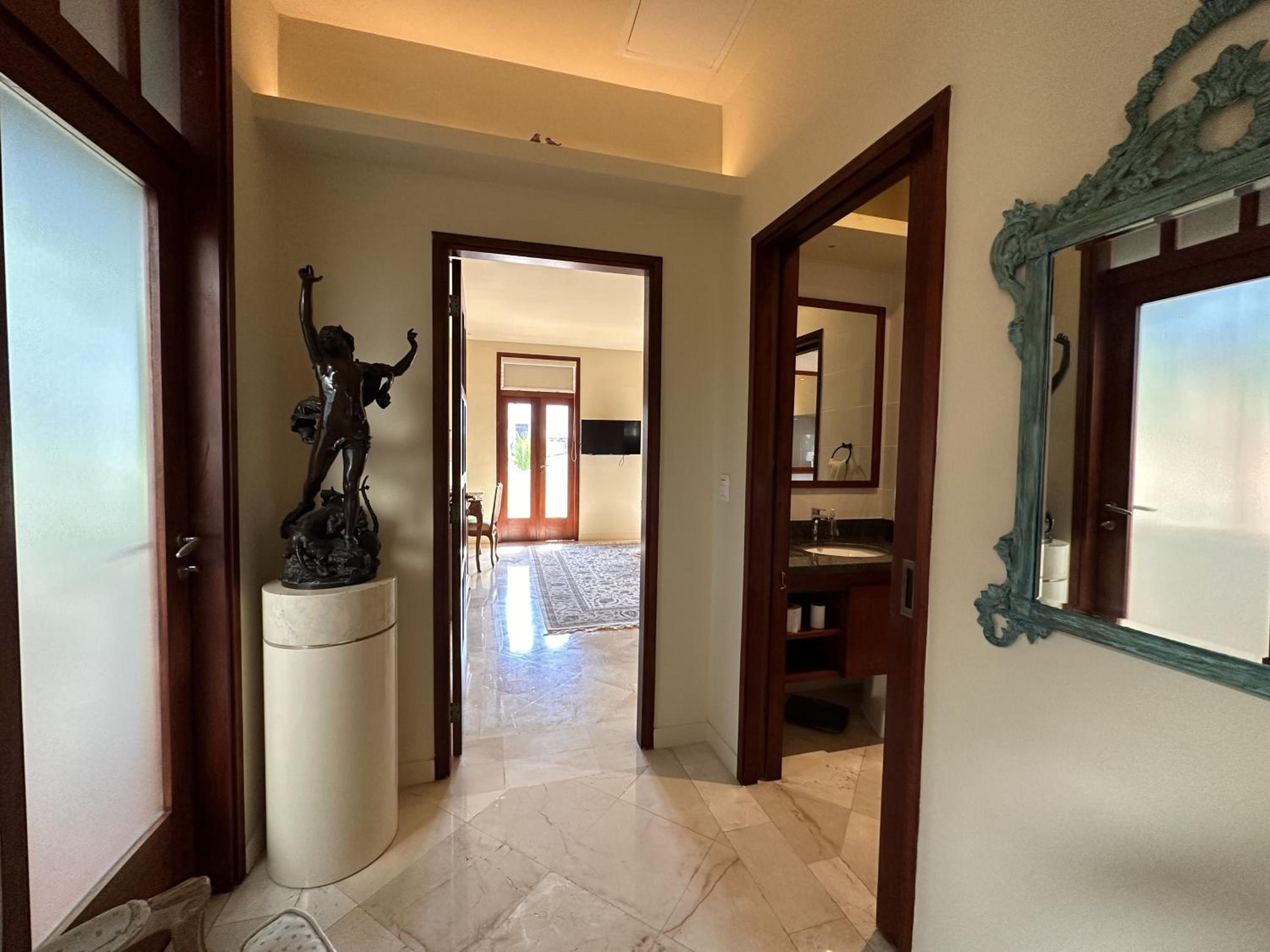 Unique two-level penthouse in the historical area