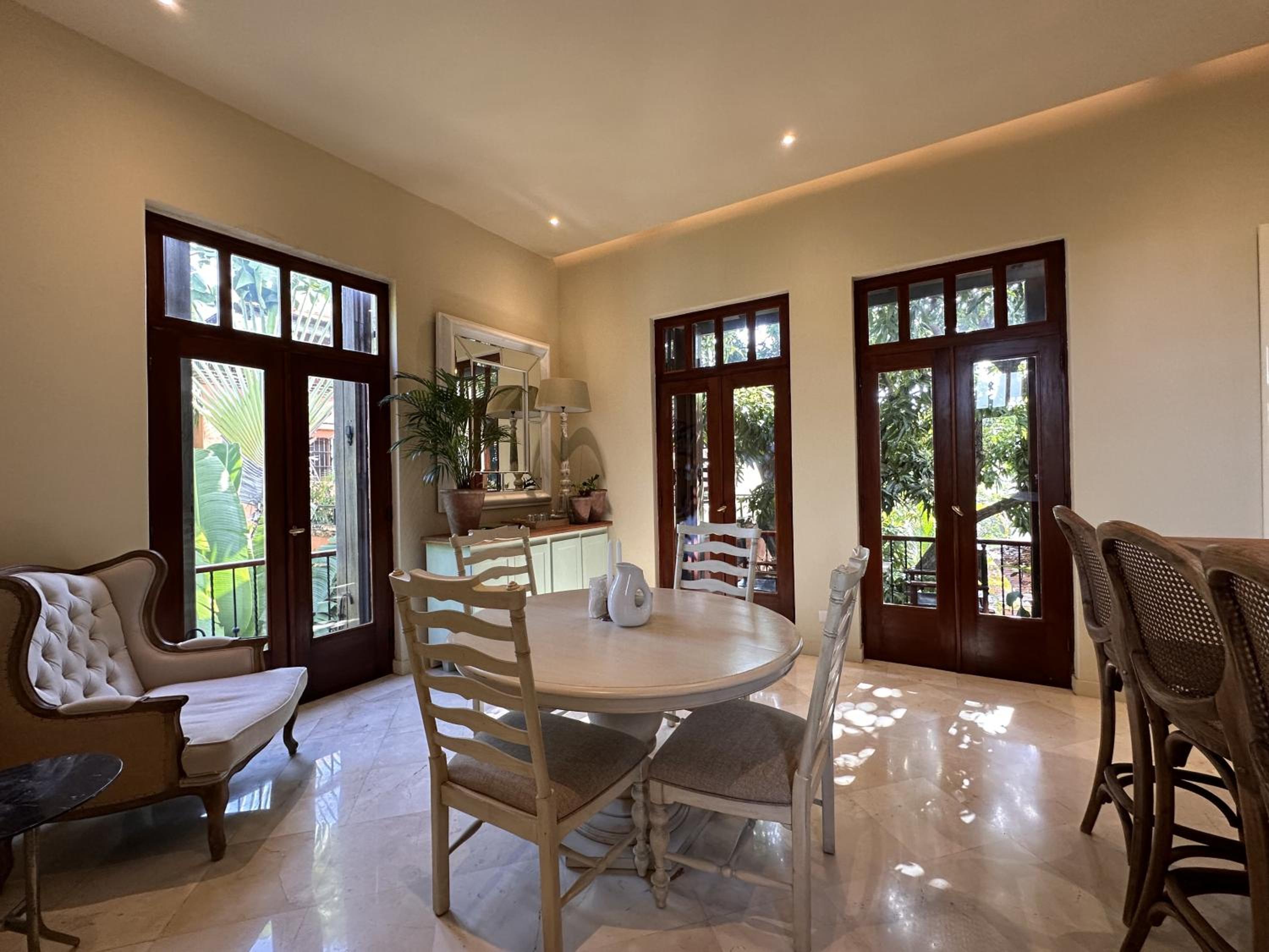 Unique two-level penthouse in the historical area