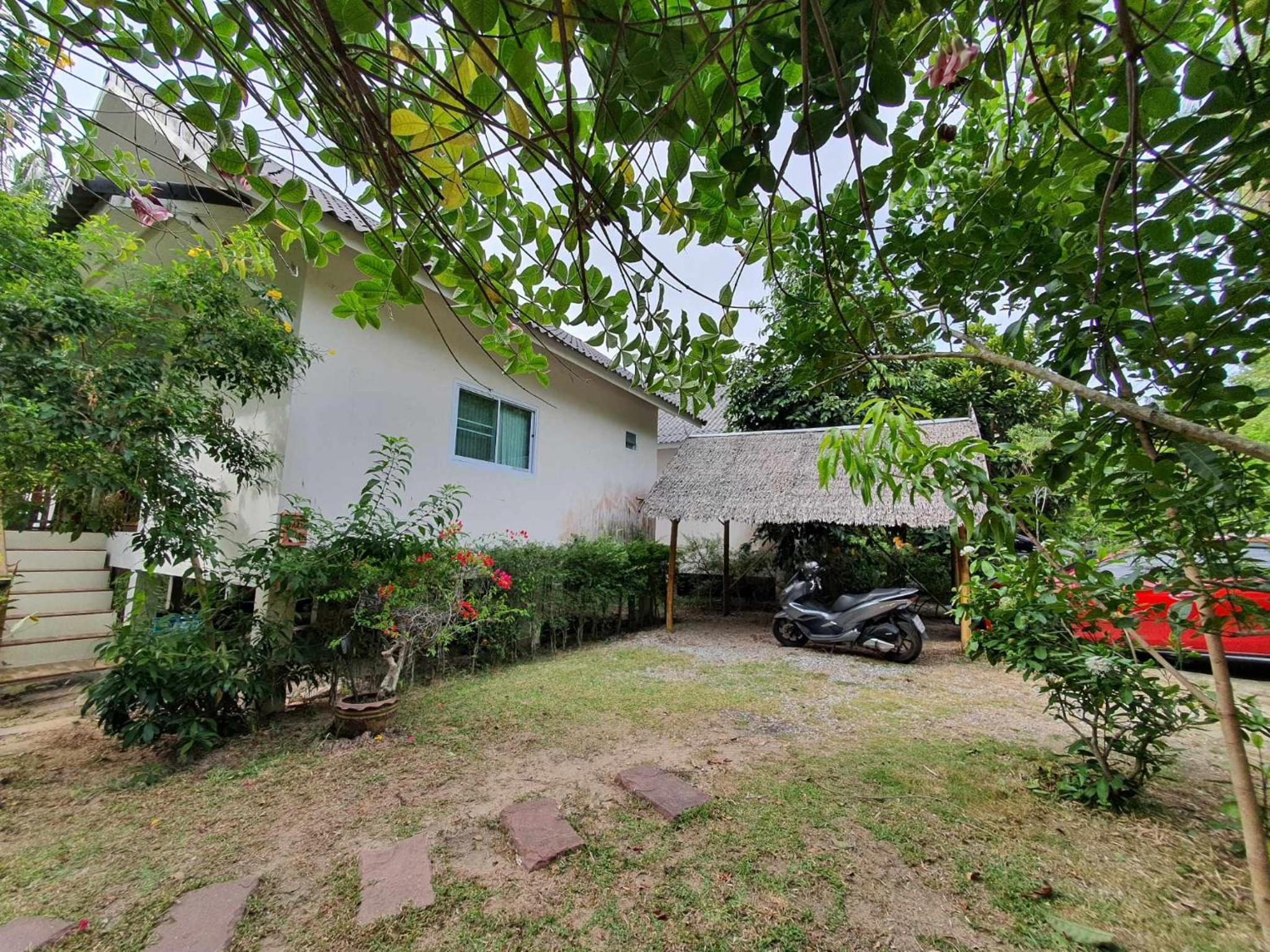 Niniari House view 2