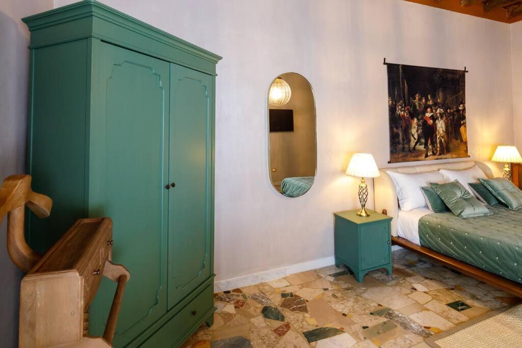 Serpenti home