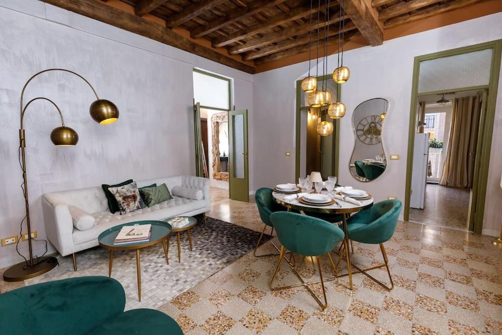 Serpenti home