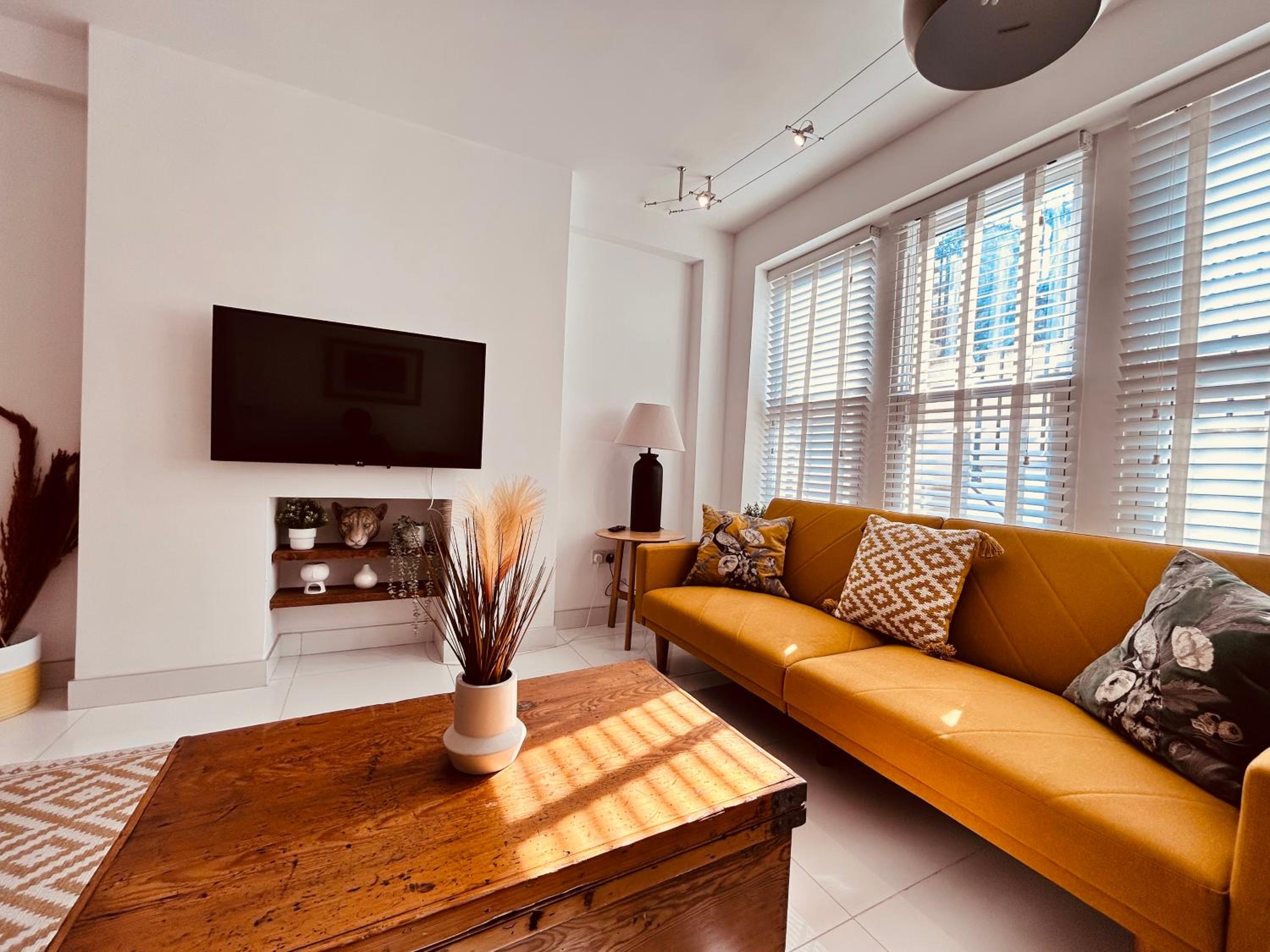 Stunning Spacious B.Apt. Slps.4