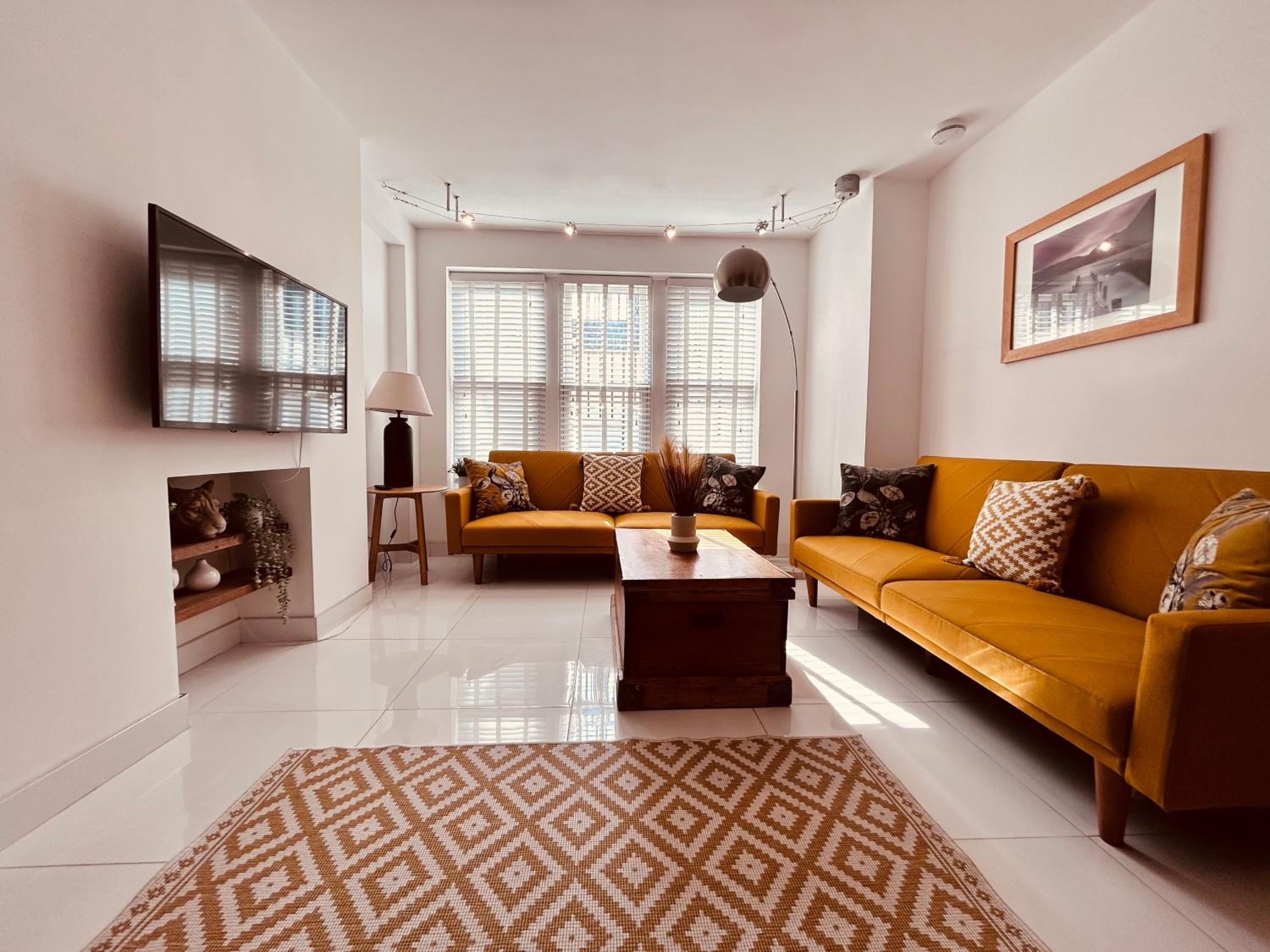 Stunning Spacious B.Apt. Slps.4