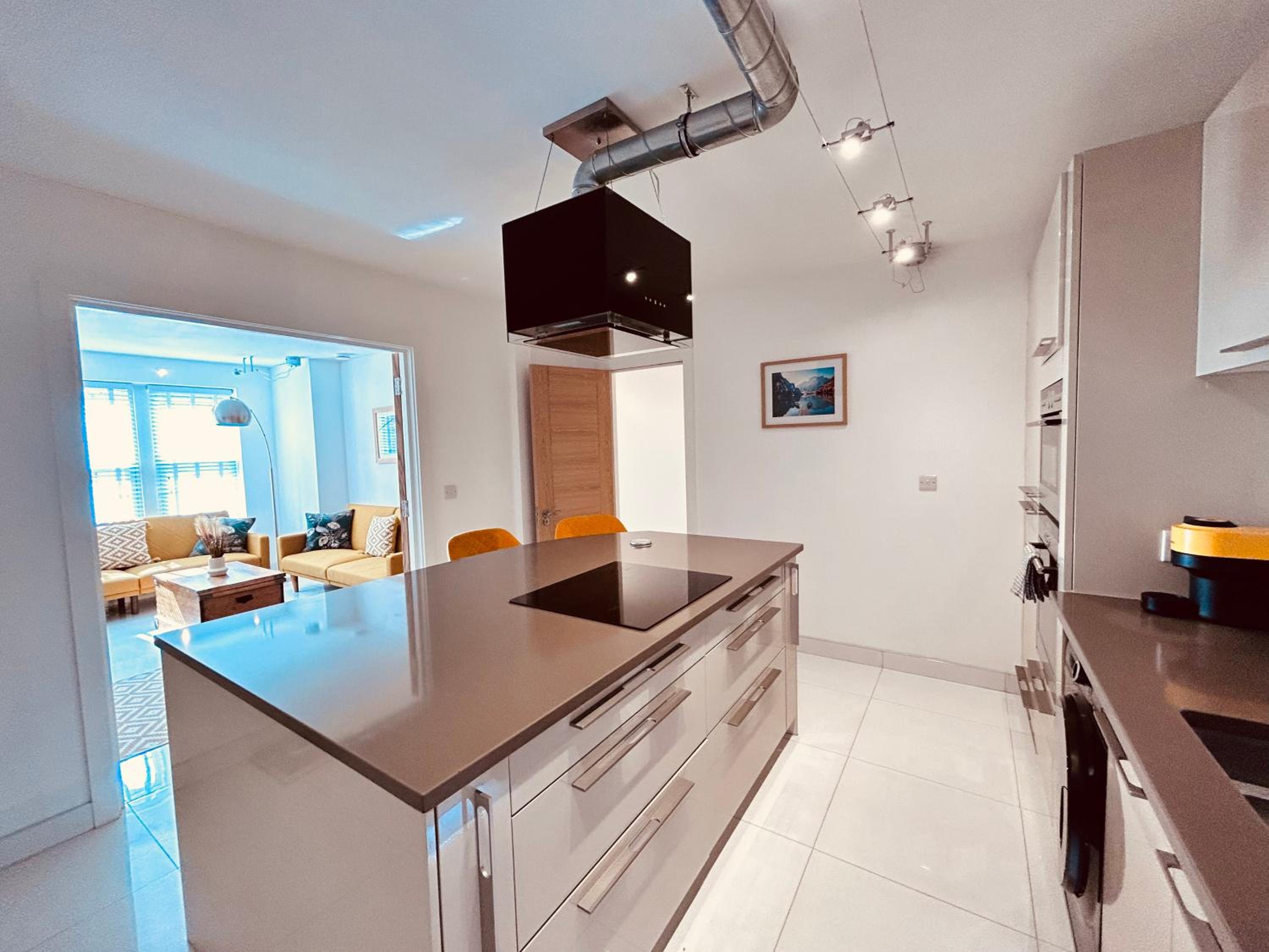 Stunning Spacious B.Apt. Slps.4