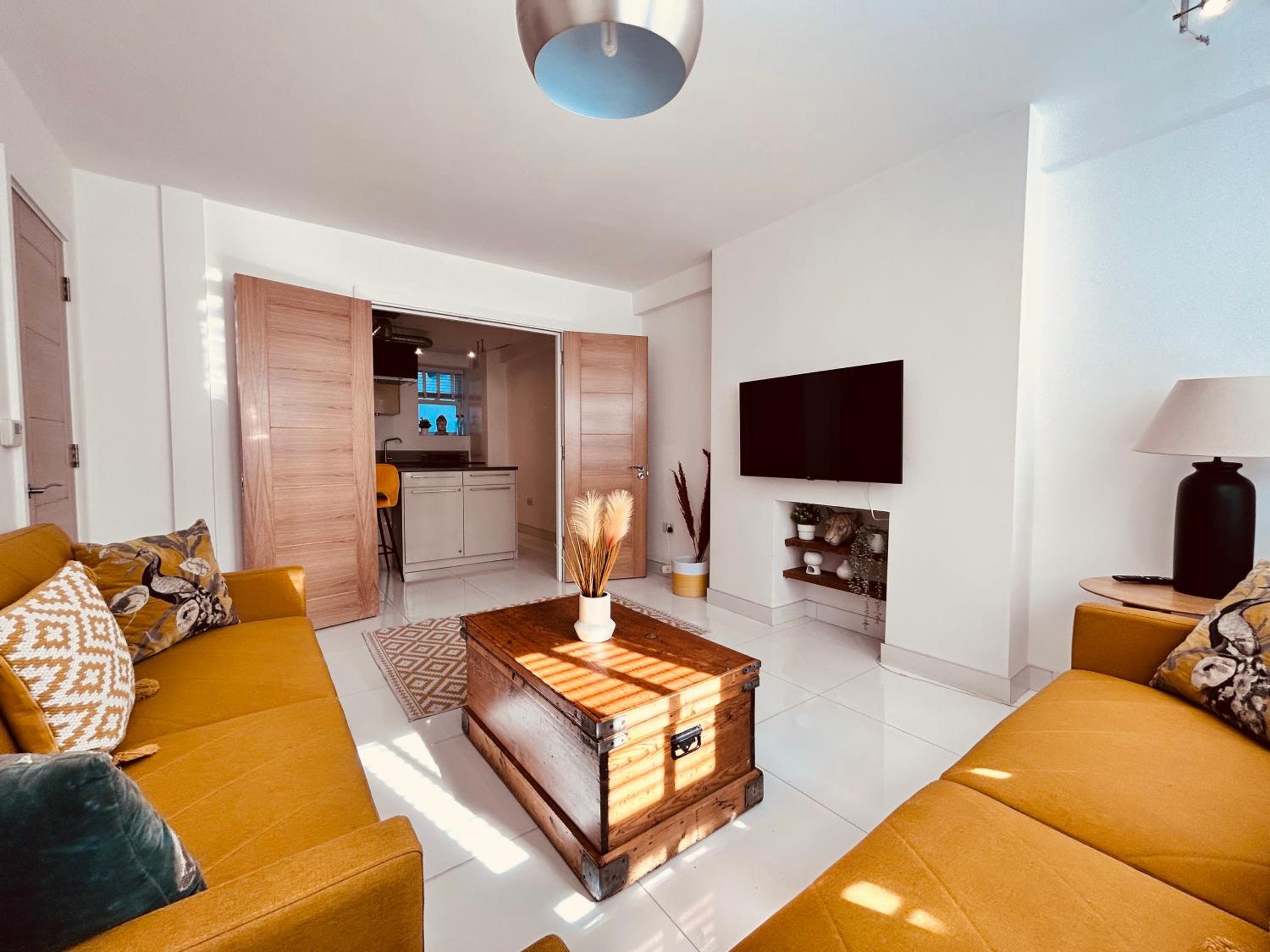 Stunning Spacious B.Apt. Slps.4