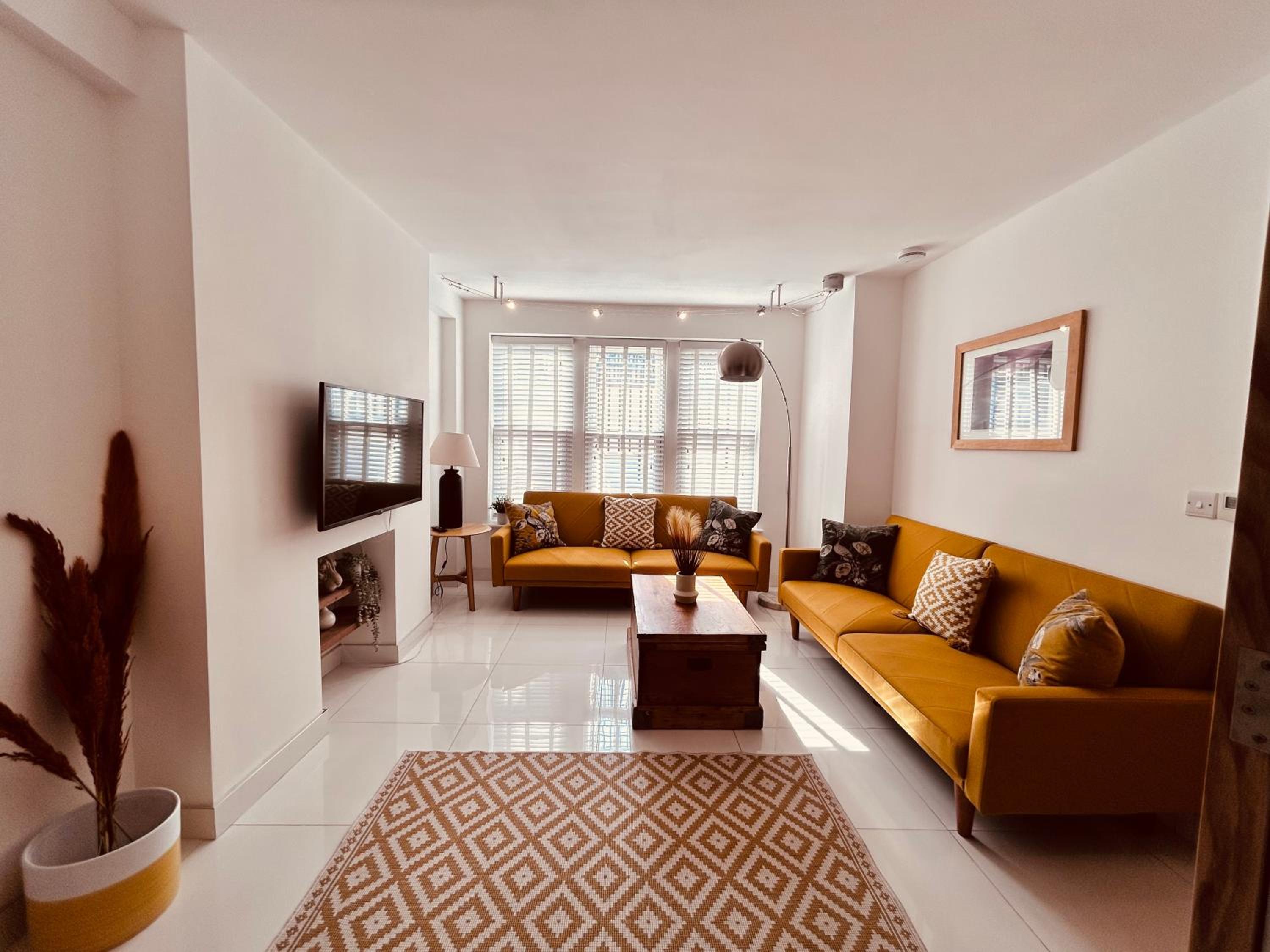 Stunning Spacious B.Apt. Slps.4