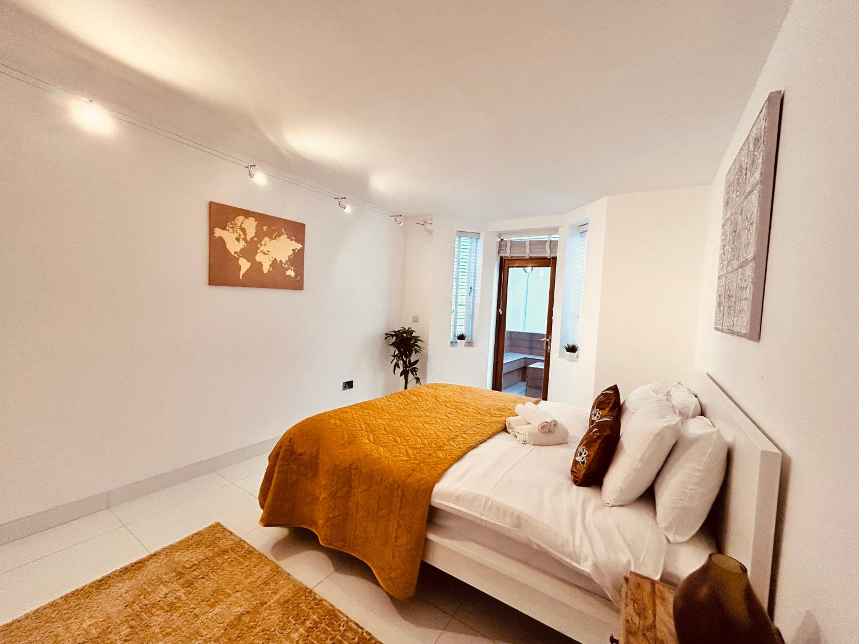 Stunning Spacious B.Apt. Slps.4