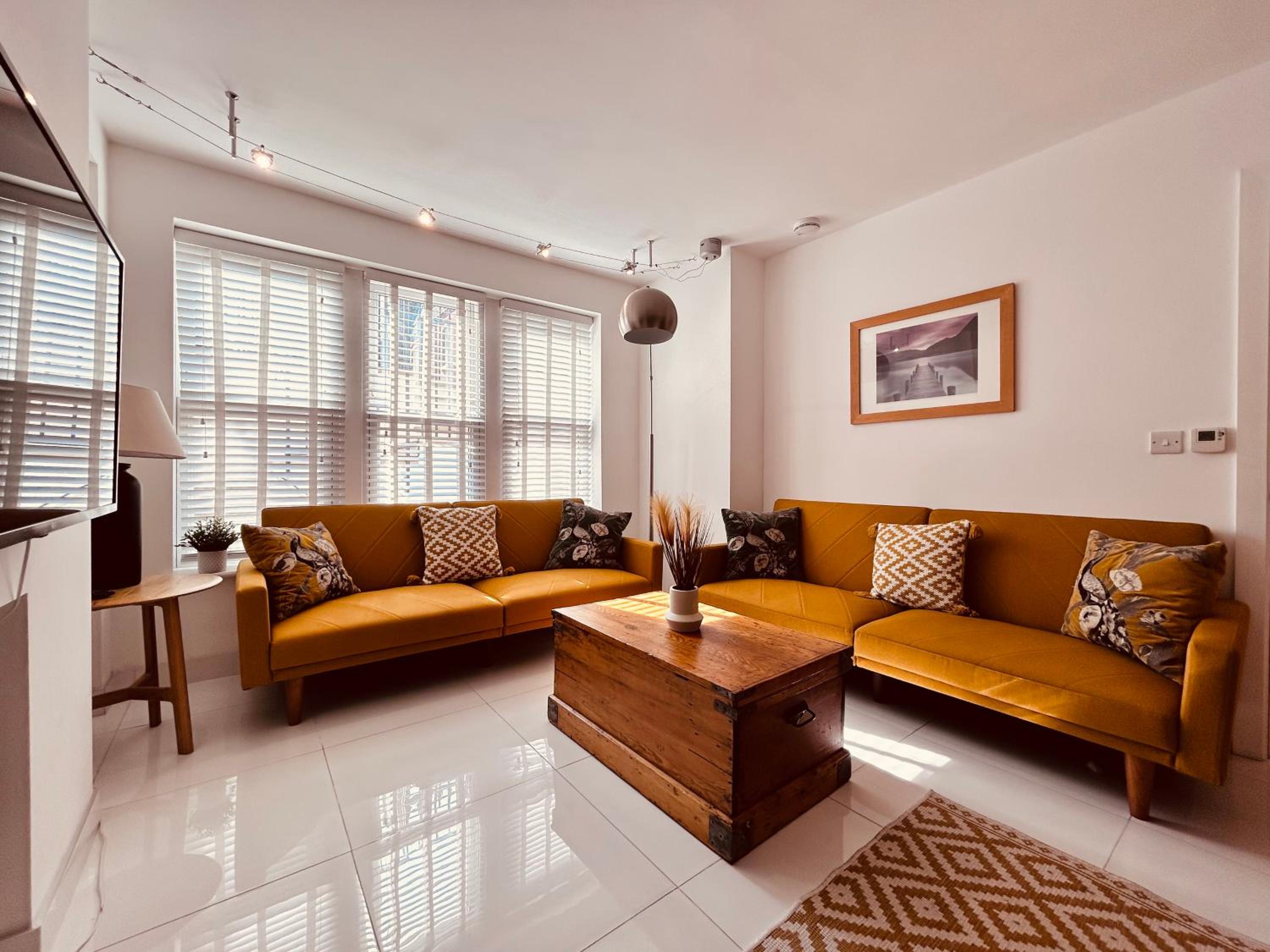 Stunning Spacious B.Apt. Slps.4